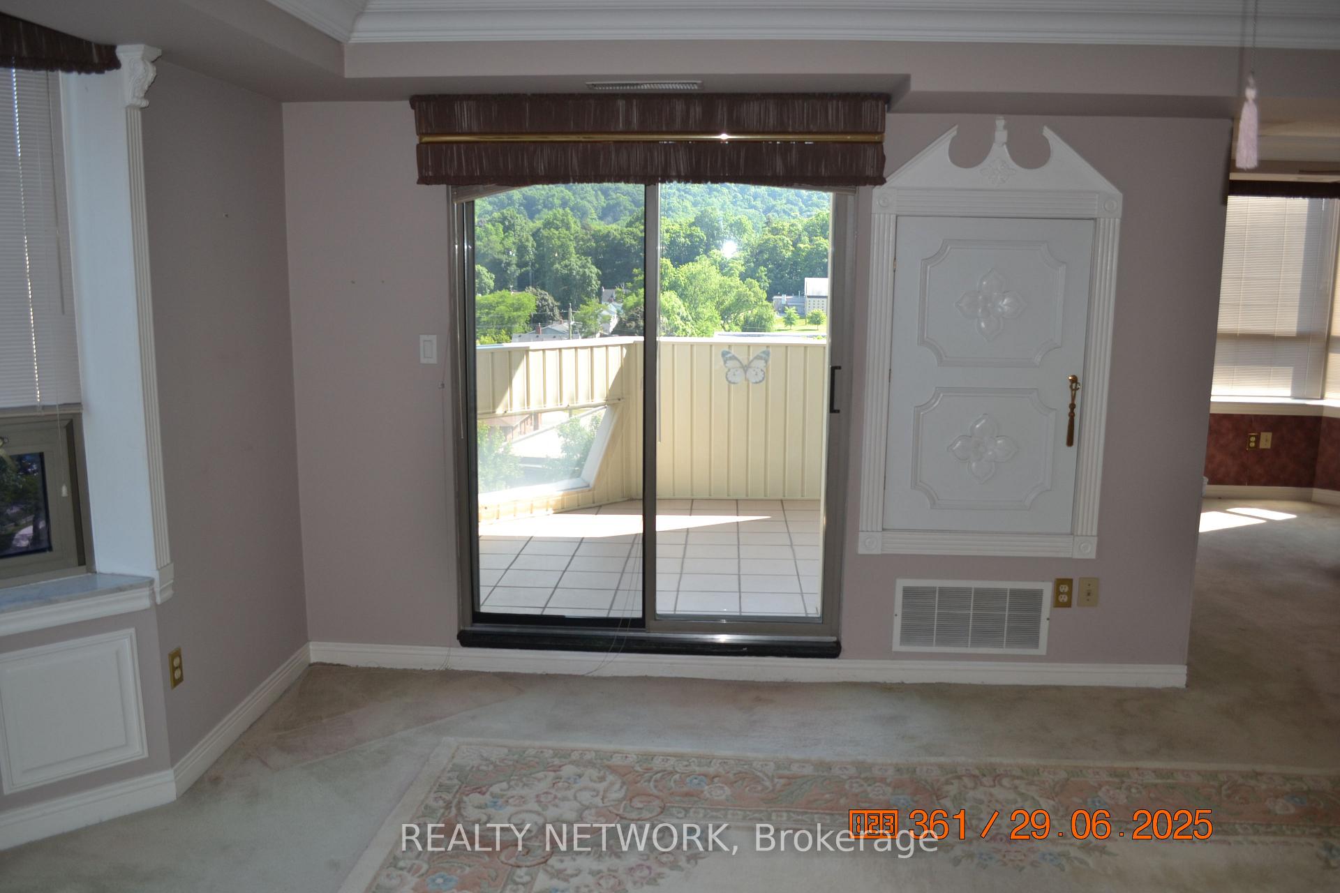 Photo 14 of Unit 811, 8 Village Green Boulevard, Hamilton, Stoney Creek — HOMEH