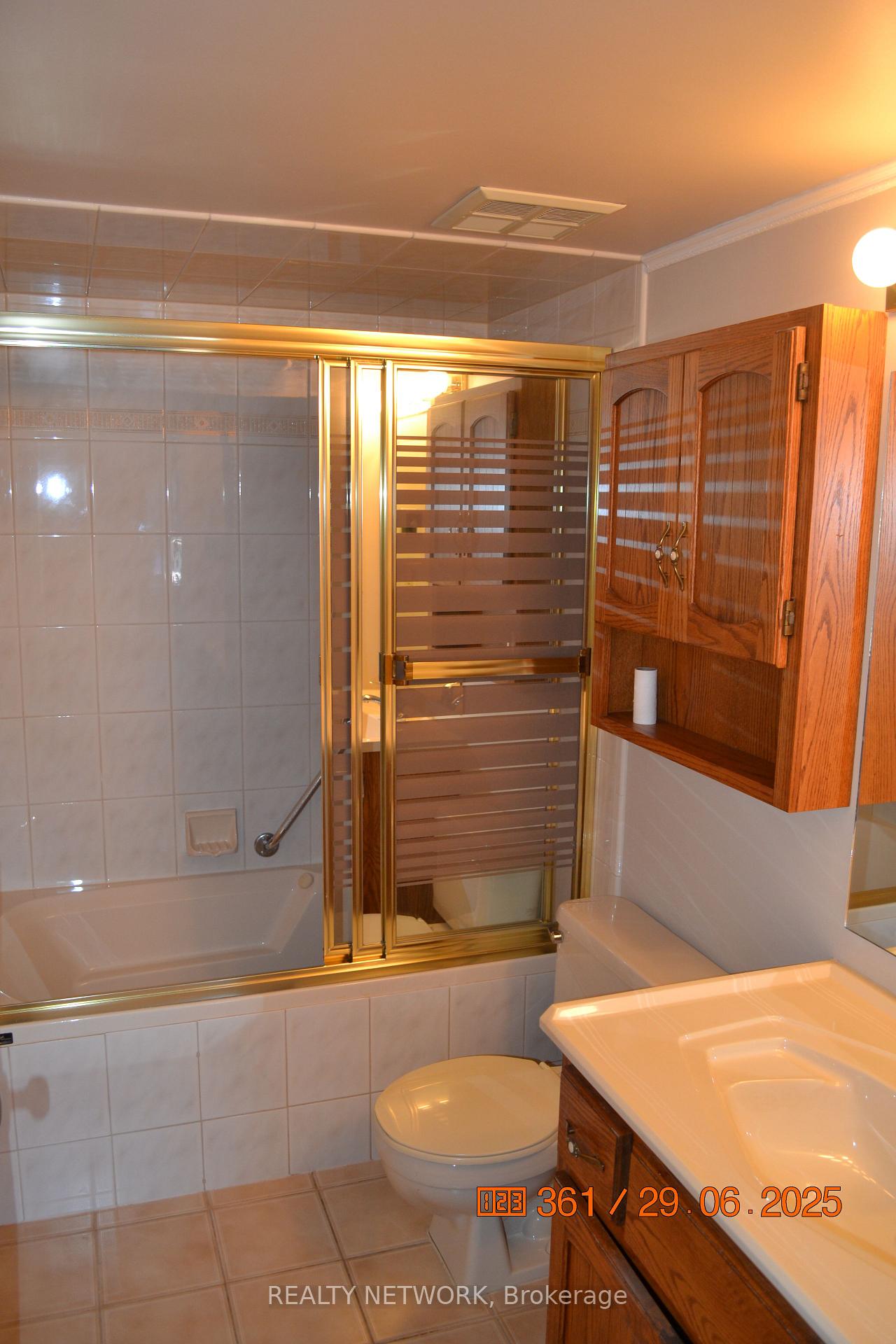 Photo 17 of Unit 811, 8 Village Green Boulevard, Hamilton, Stoney Creek — HOMEH