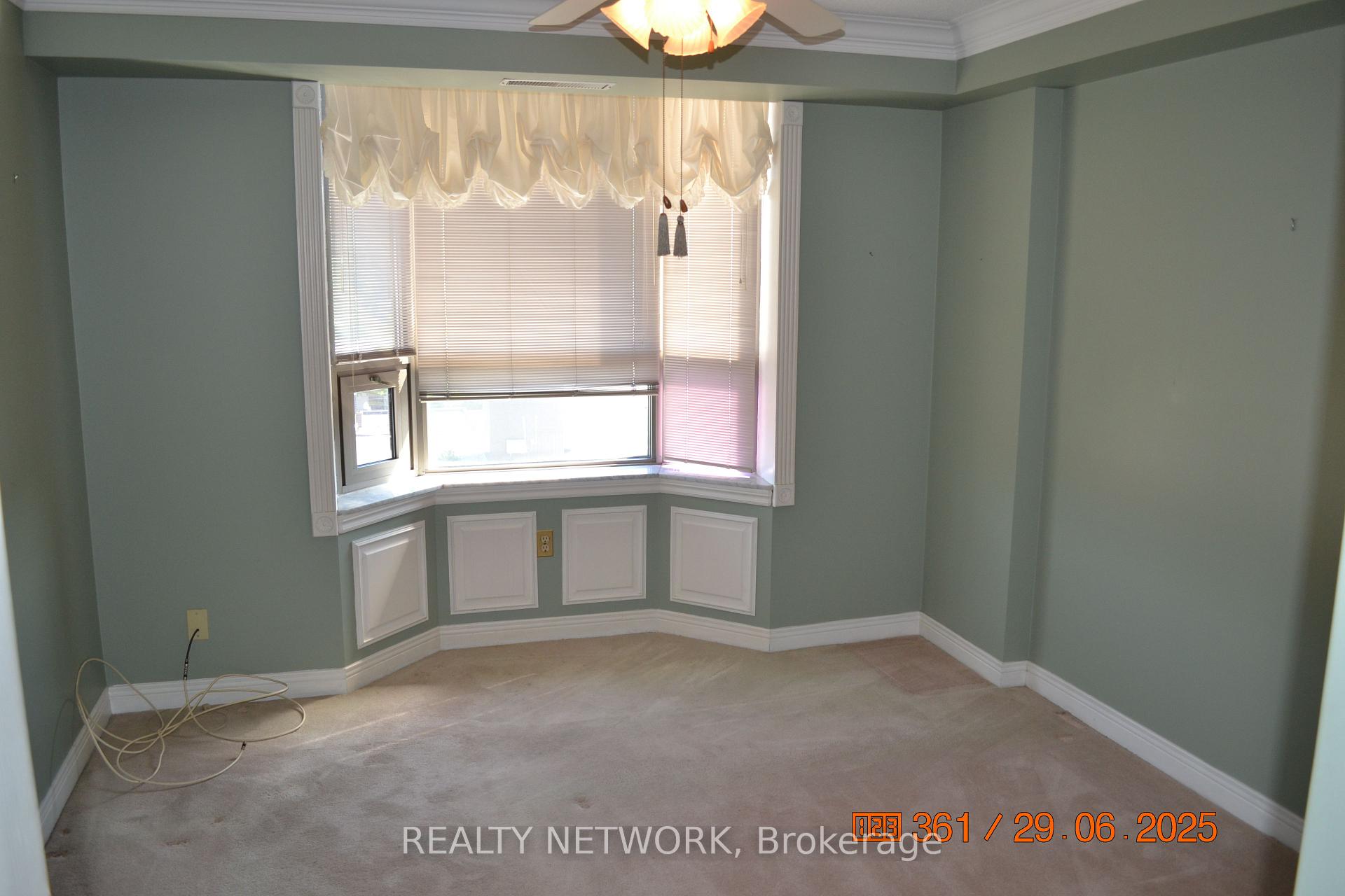Photo 19 of Unit 811, 8 Village Green Boulevard, Hamilton, Stoney Creek — HOMEH