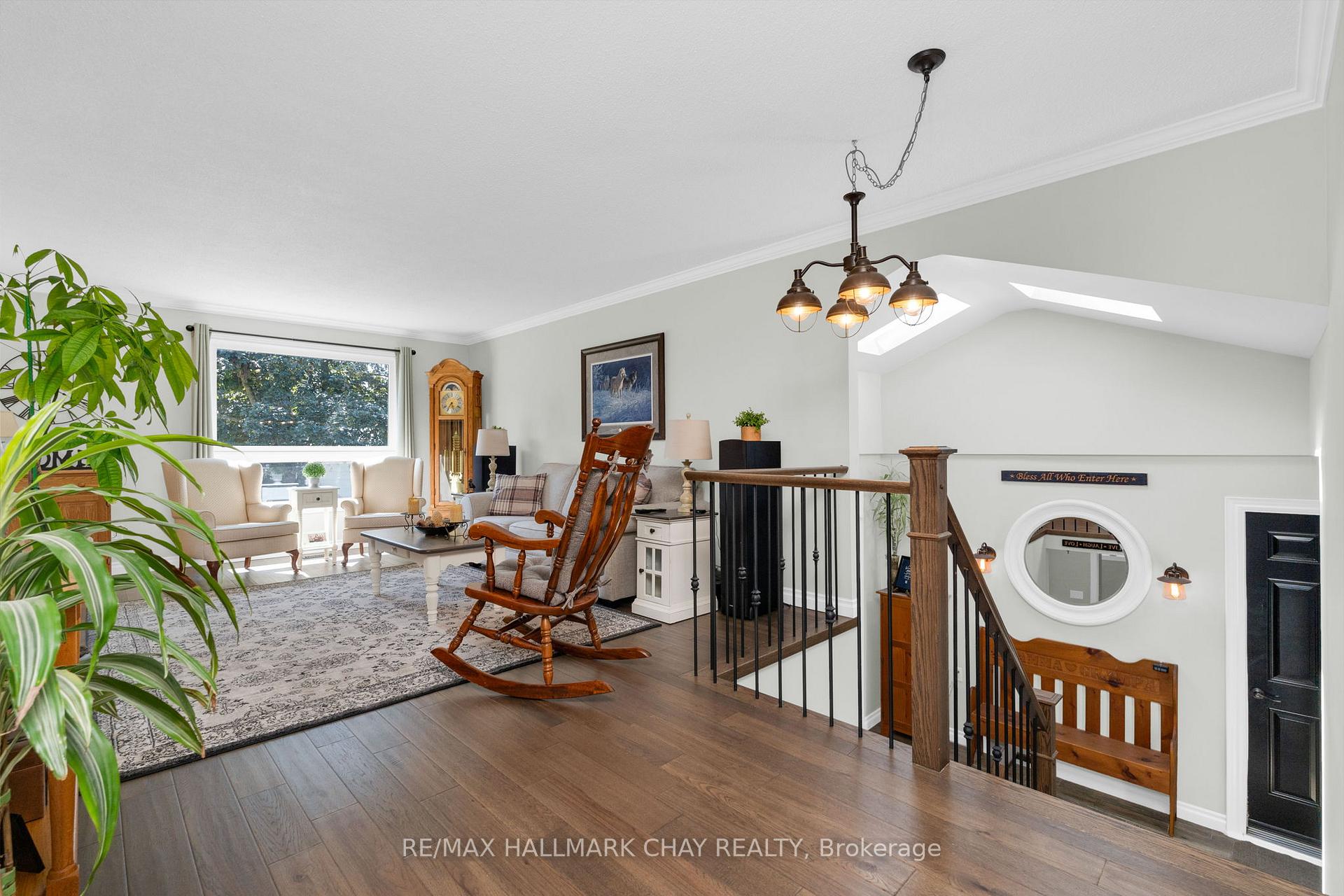 Photo 7 of 13 Armstrong Blvd, Barrie, Allandale — HOMEH