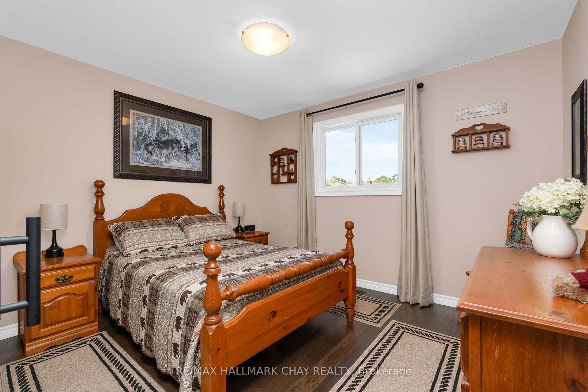 Photo 15 of 13 Armstrong Blvd, Barrie, Allandale — HOMEH