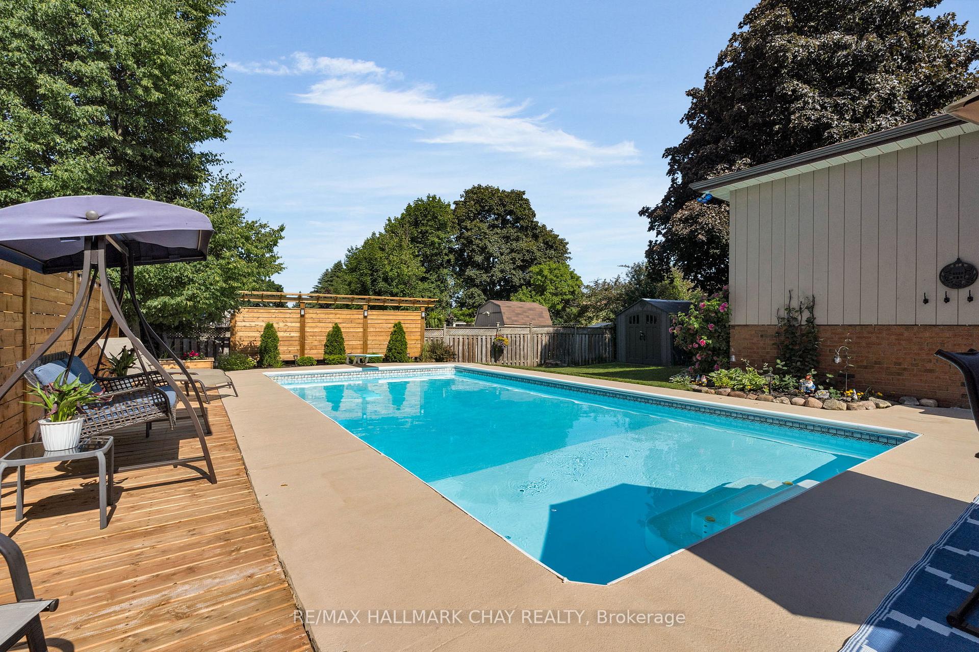 Photo 34 of 13 Armstrong Blvd, Barrie, Allandale — HOMEH