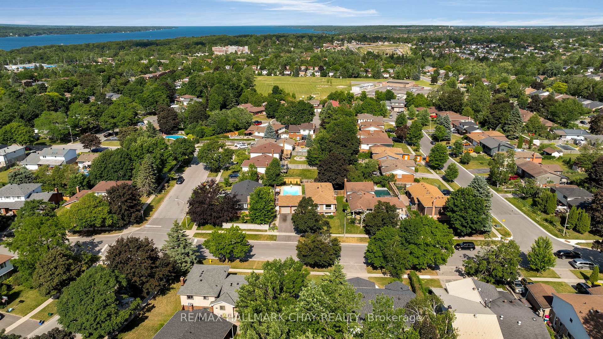 Photo 38 of 13 Armstrong Blvd, Barrie, Allandale — HOMEH