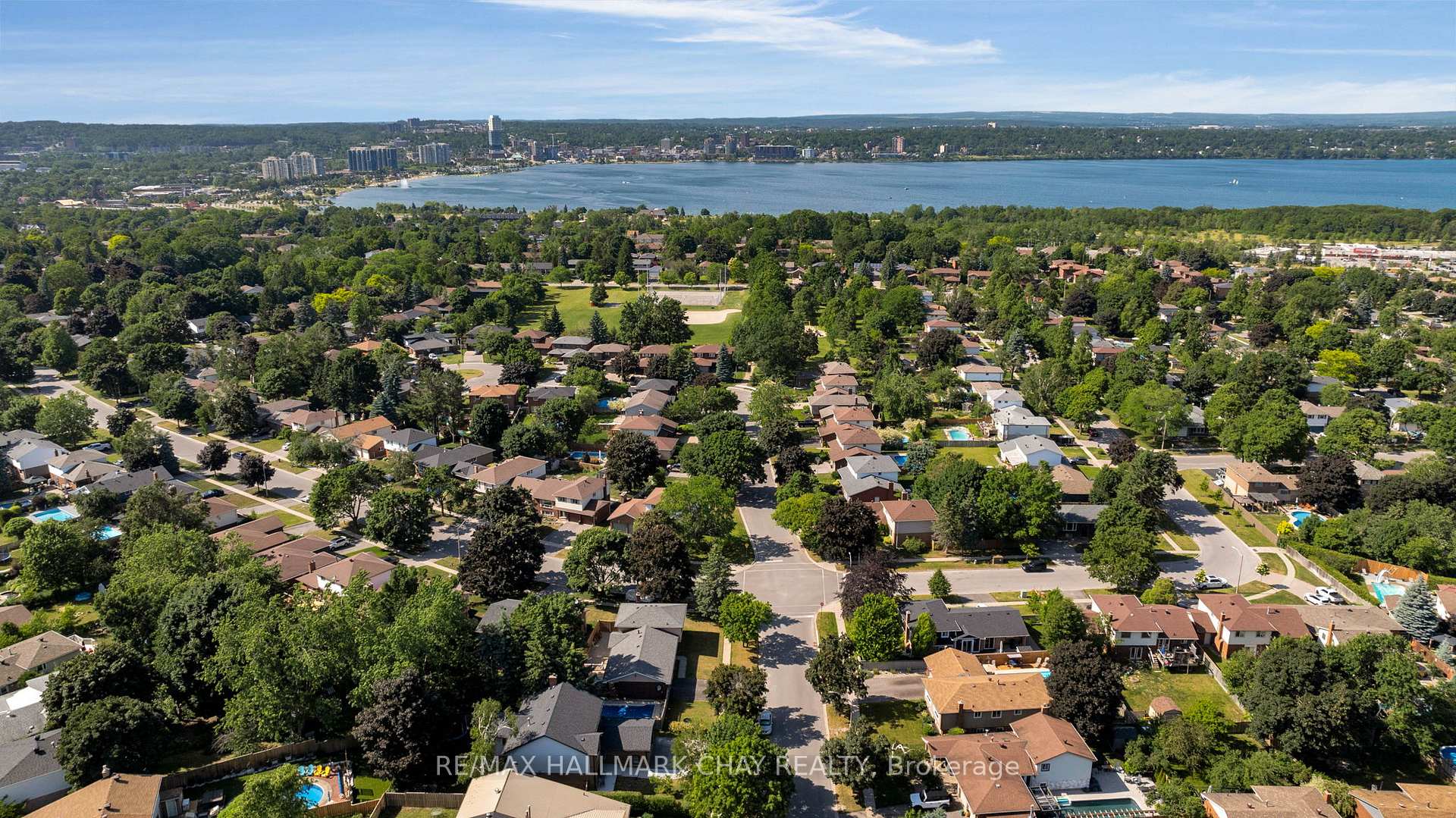 Photo 40 of 13 Armstrong Blvd, Barrie, Allandale — HOMEH
