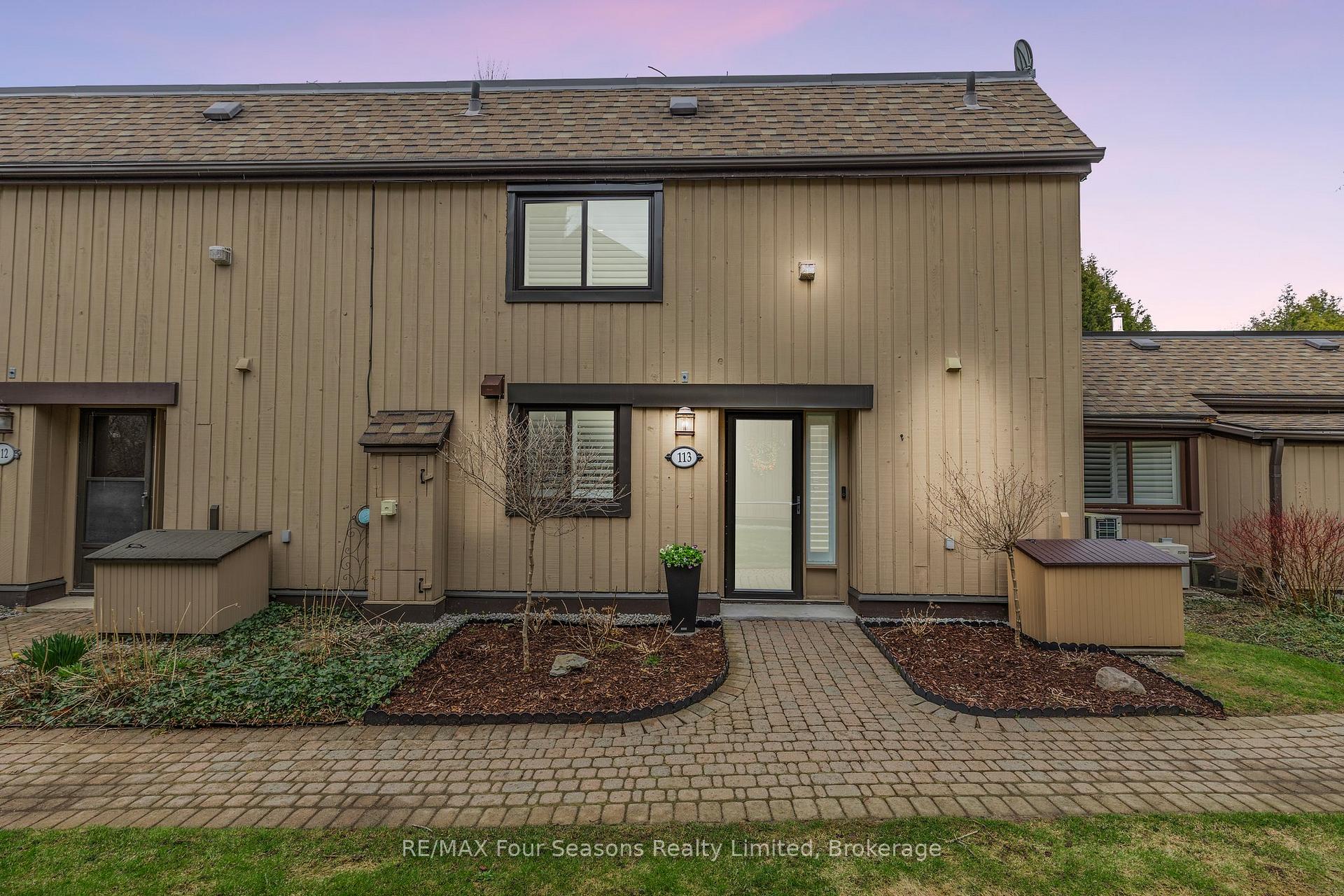 Photo 4 of Unit 13, 113 Escarpment Crescent, Collingwood — HOMEH