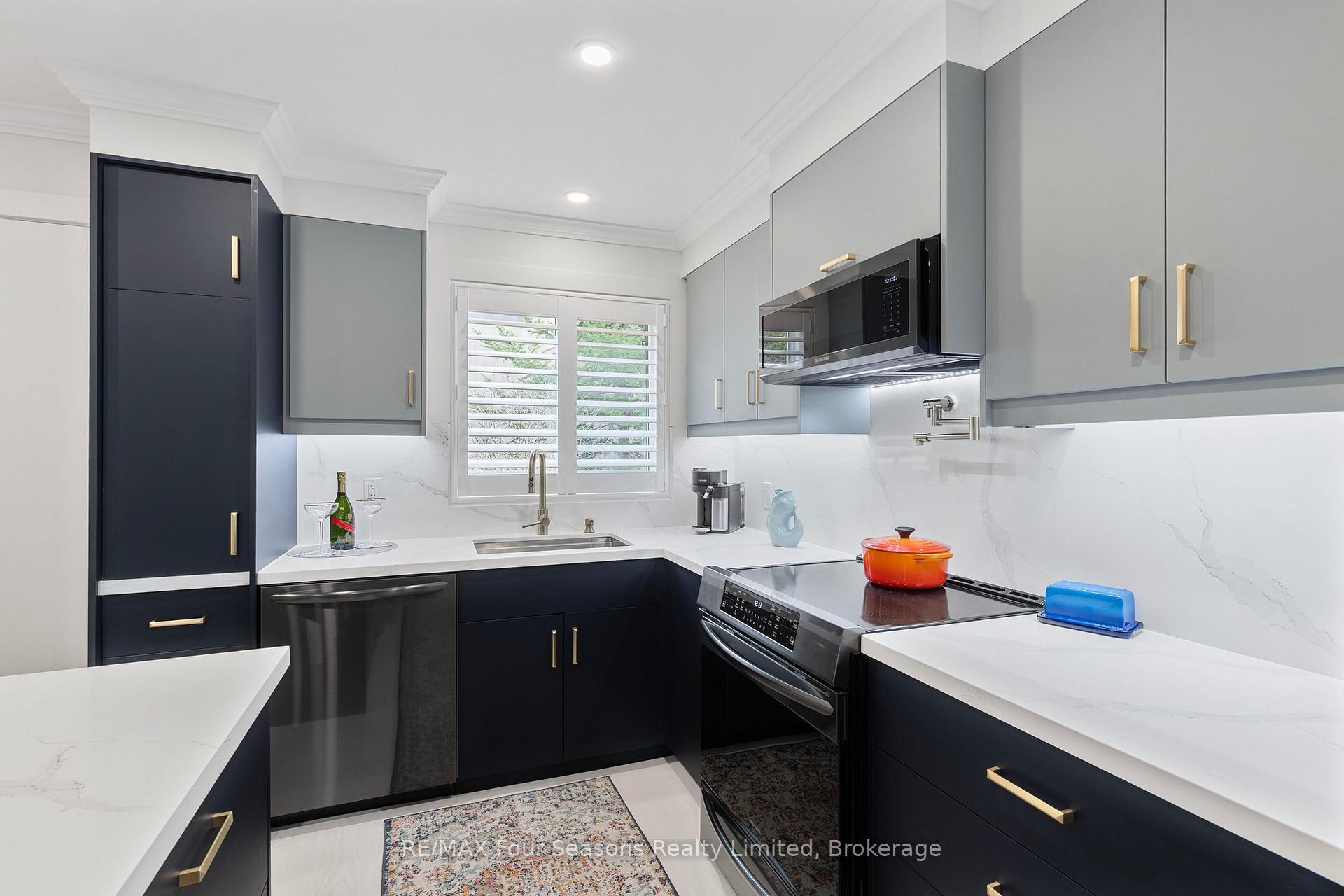 Photo 8 of Unit 13, 113 Escarpment Crescent, Collingwood — HOMEH