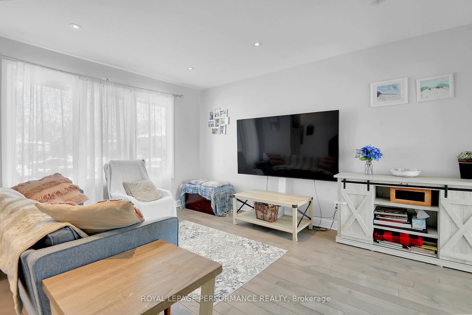 Photo 4 of 3255 Bannon Way, Ottawa, Blossom Park/Kemp Park/Findlay Creek — HOMEH