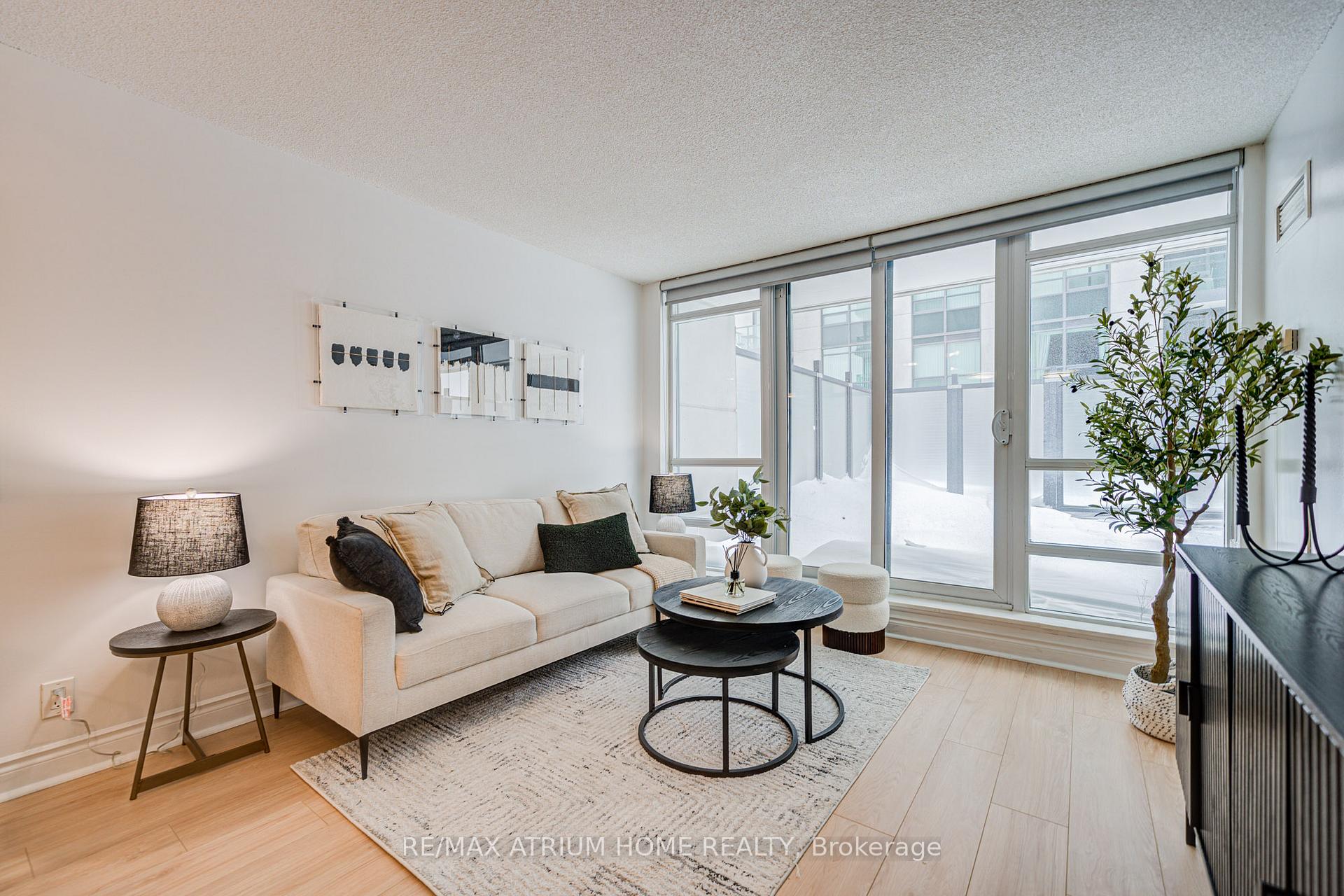 Photo 4 of Unit 209, 75 South Town Centre Boulevard, Markham, Unionville — HOMEH