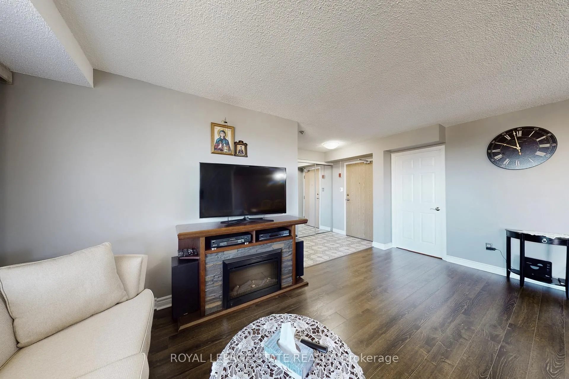 Photo 10 of Unit 1002, 432 Main Street, Hamilton, Stinson — HOMEH