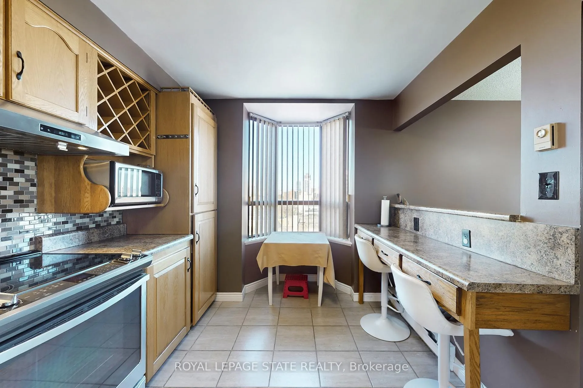 Photo 17 of Unit 1002, 432 Main Street, Hamilton, Stinson — HOMEH