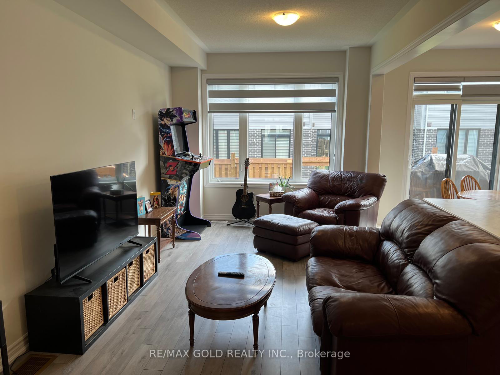 Photo 6 of 26 Durham Avenue, Barrie, Rural Barrie Southeast — HOMEH