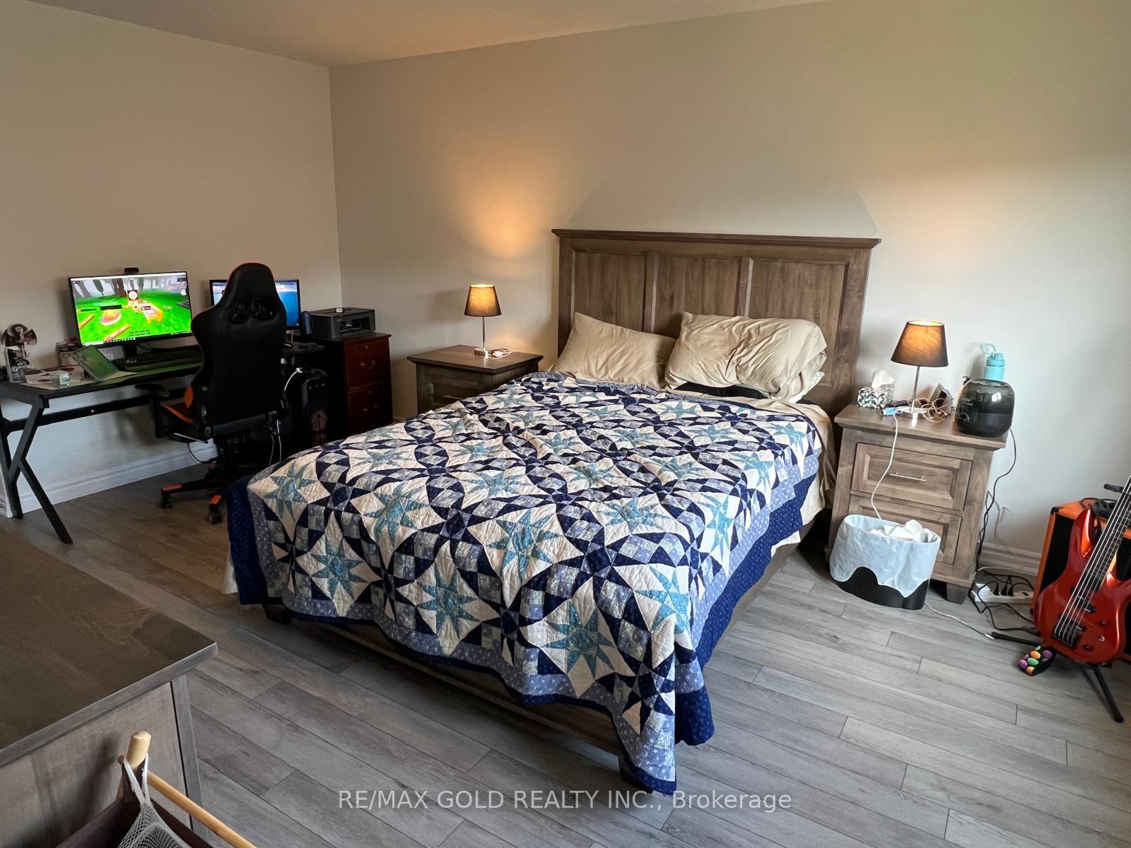 Photo 12 of 26 Durham Avenue, Barrie, Rural Barrie Southeast — HOMEH