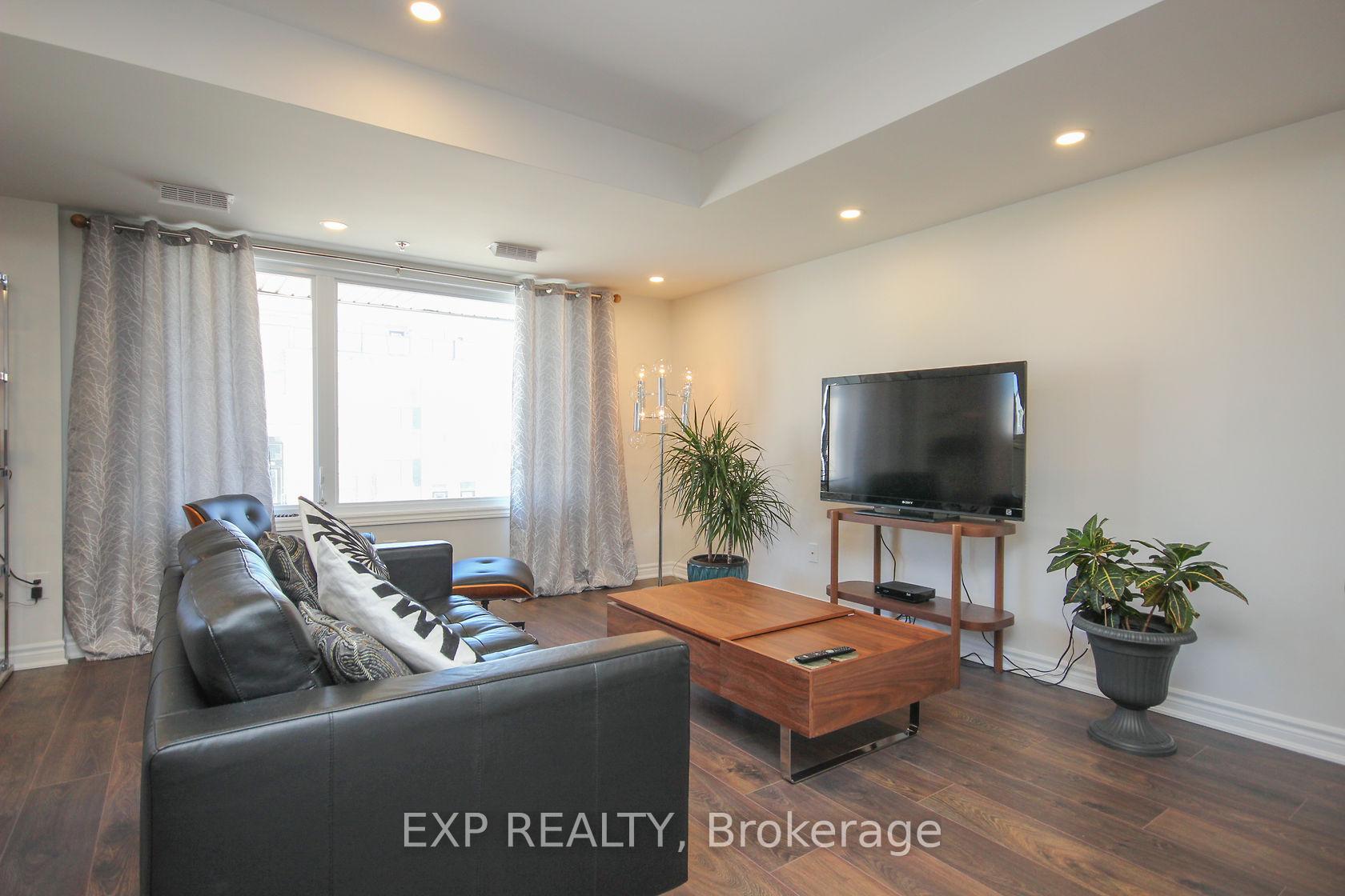 Photo 7 of 772 Mikinak Road, Ottawa, CFB Rockcliffe and Area — HOMEH