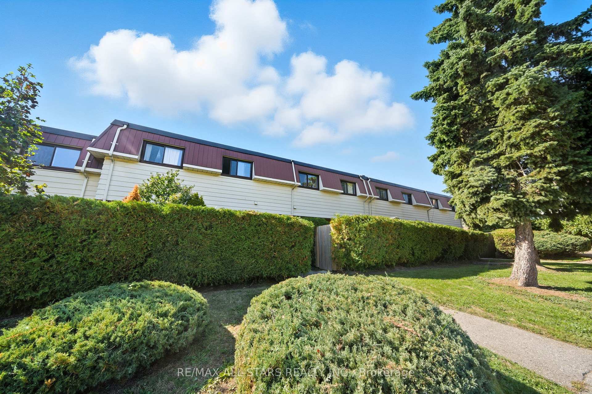 Photo 3 of Unit 20, 506 Normandy Street, Oshawa, Central — HOMEH