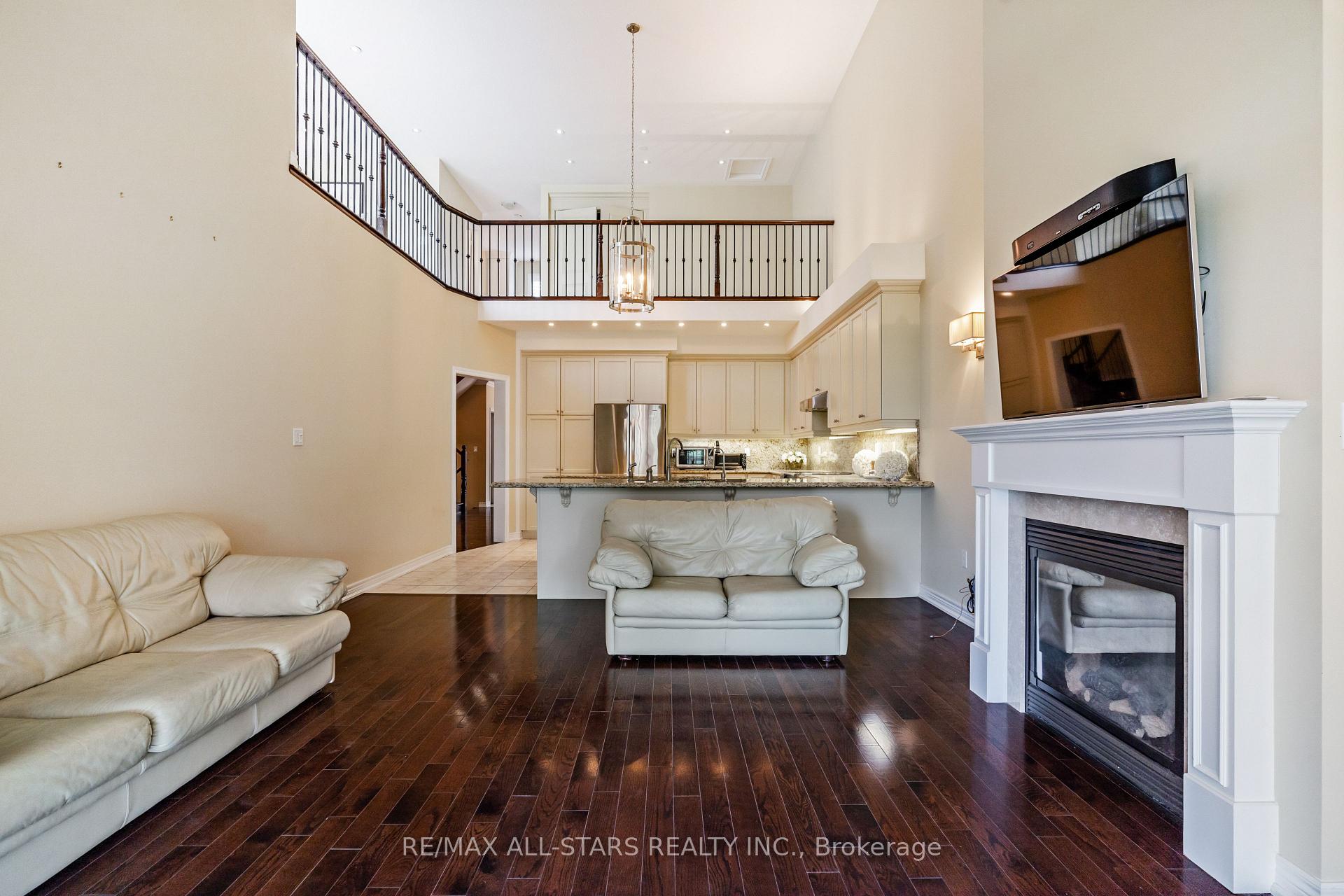Photo 3 of 114 Lakeside Vista Way, Markham, Greensborough — HOMEH