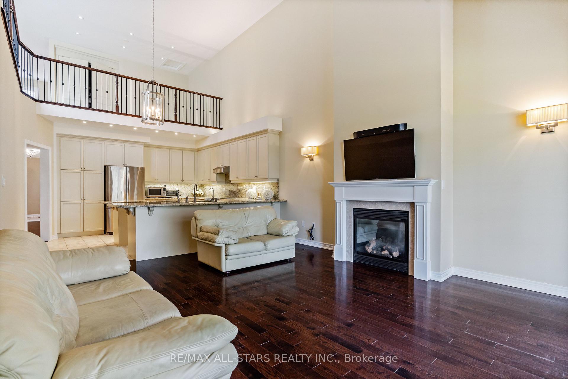 Photo 4 of 114 Lakeside Vista Way, Markham, Greensborough — HOMEH