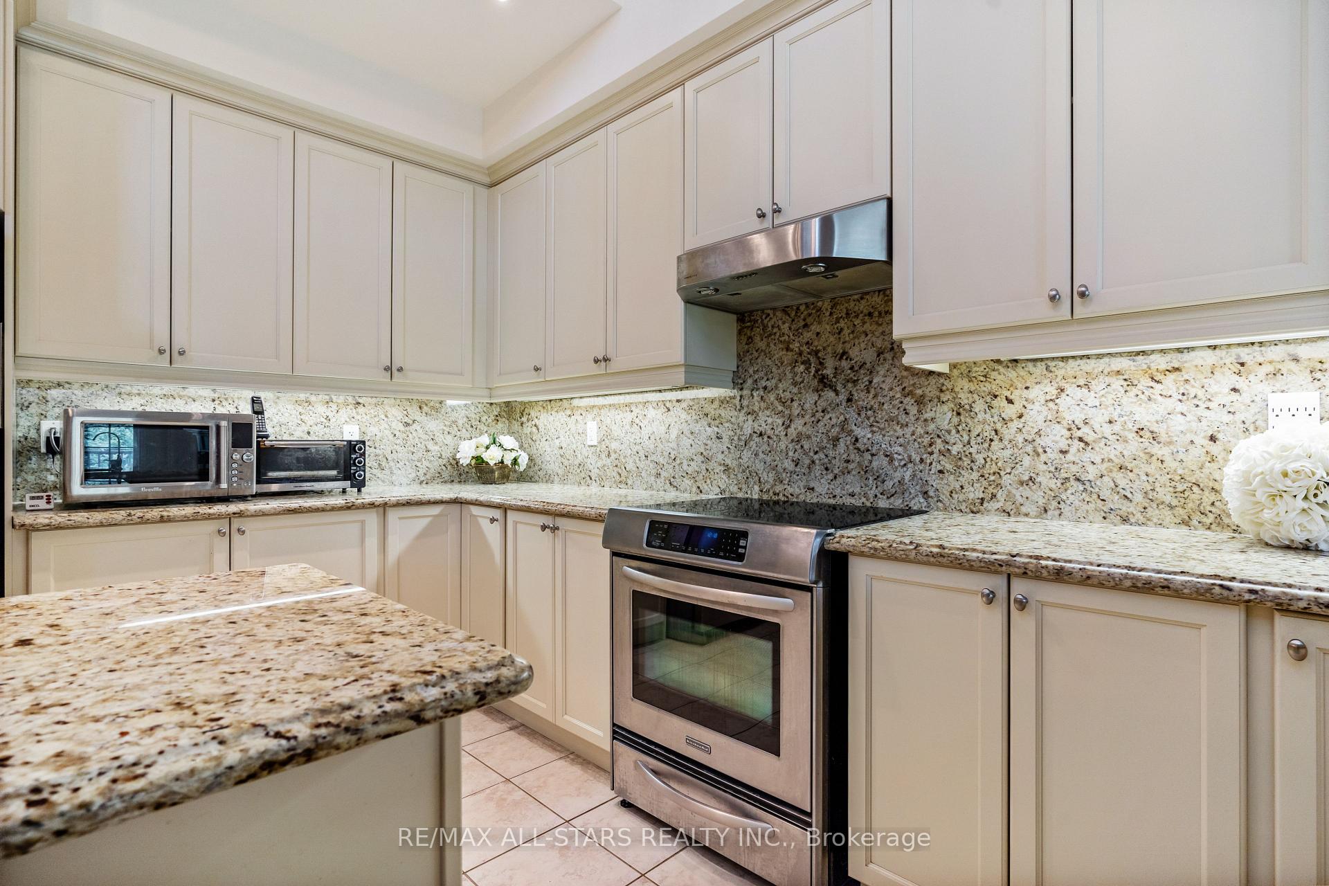 Photo 8 of 114 Lakeside Vista Way, Markham, Greensborough — HOMEH