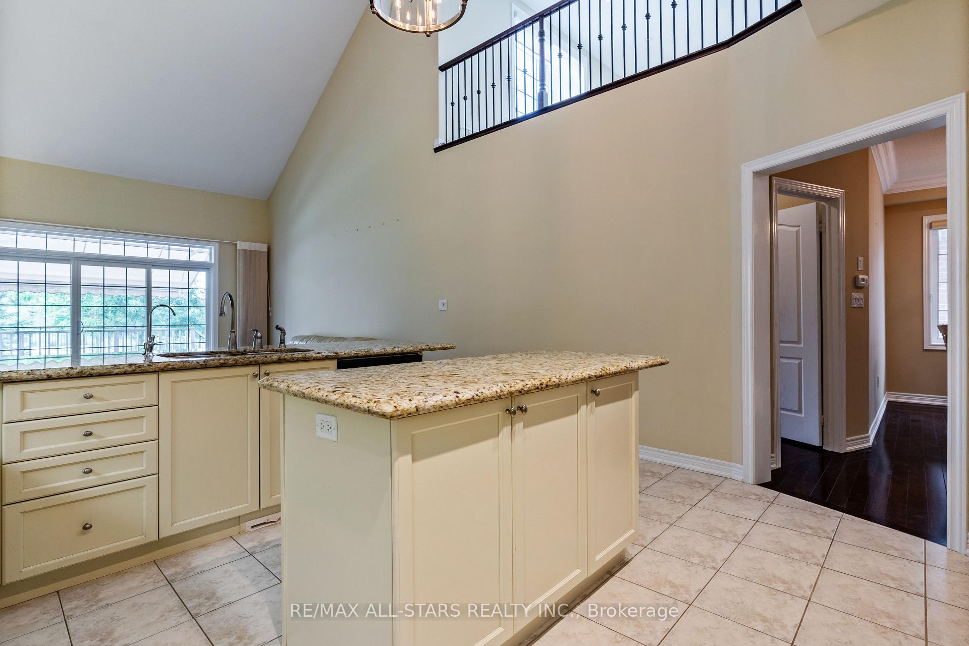 Photo 9 of 114 Lakeside Vista Way, Markham, Greensborough — HOMEH