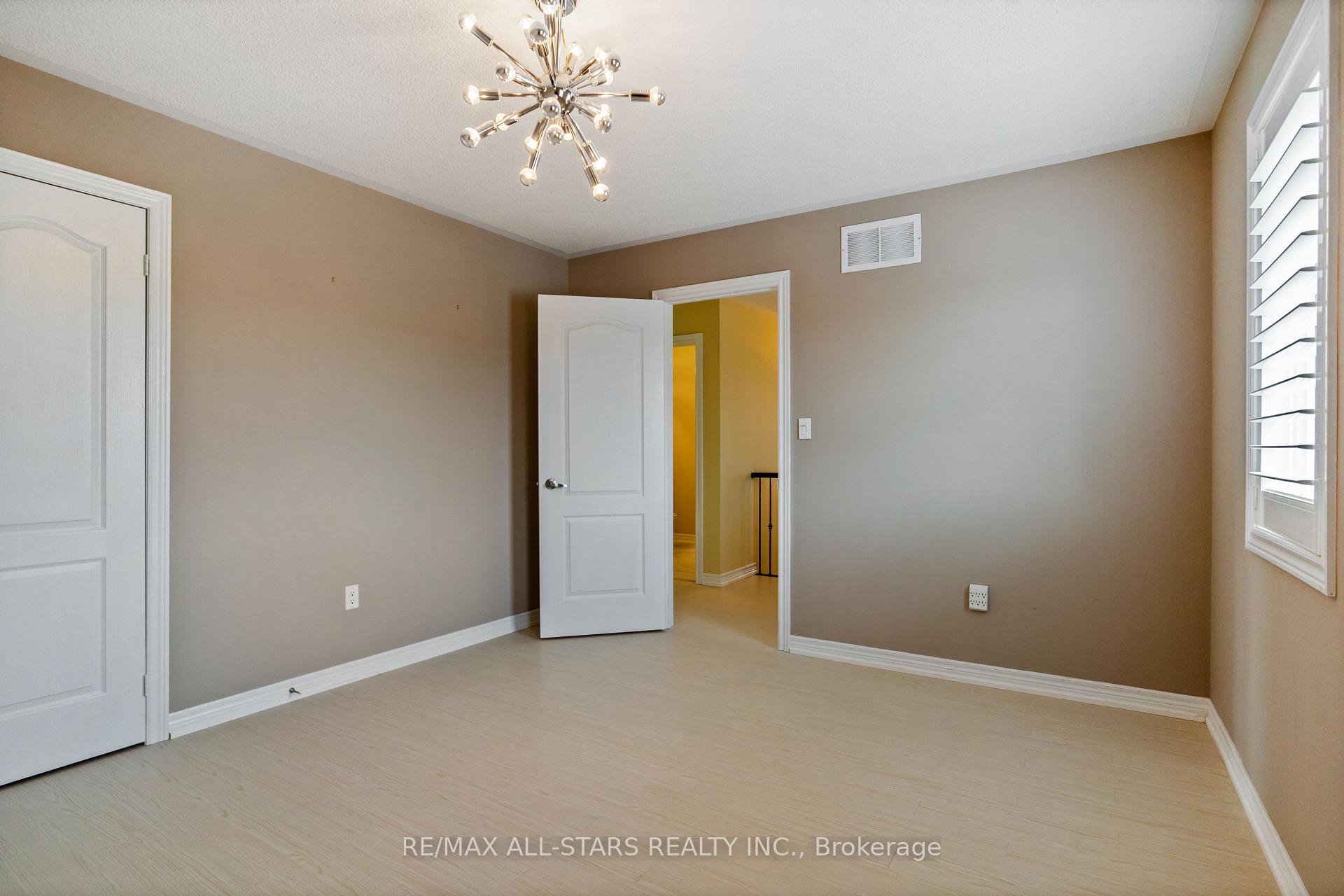 Photo 25 of 114 Lakeside Vista Way, Markham, Greensborough — HOMEH