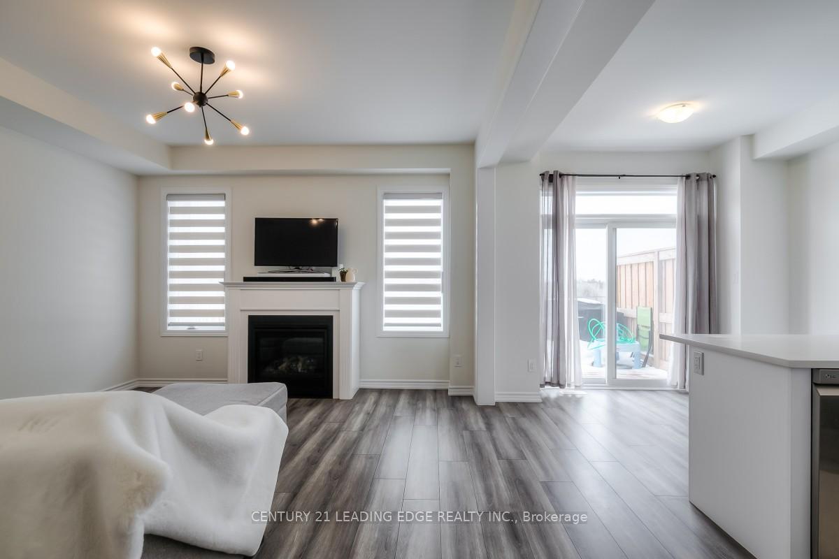 Photo 4 of 25 Hickling Lane, Ajax, Northwest Ajax — HOMEH