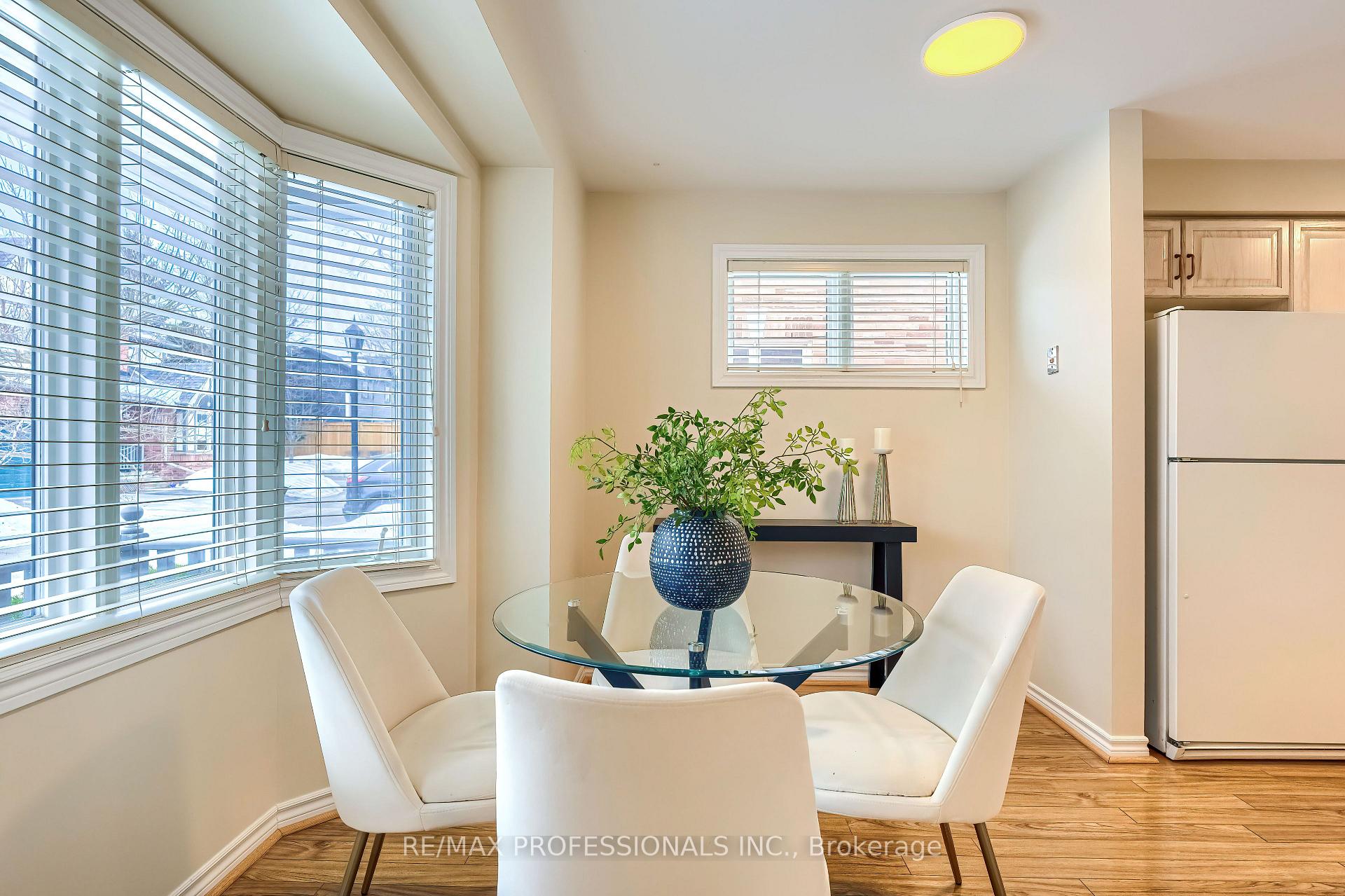 Photo 4 of Unit 17, 76 River Drive, Halton Hills, Georgetown — HOMEH