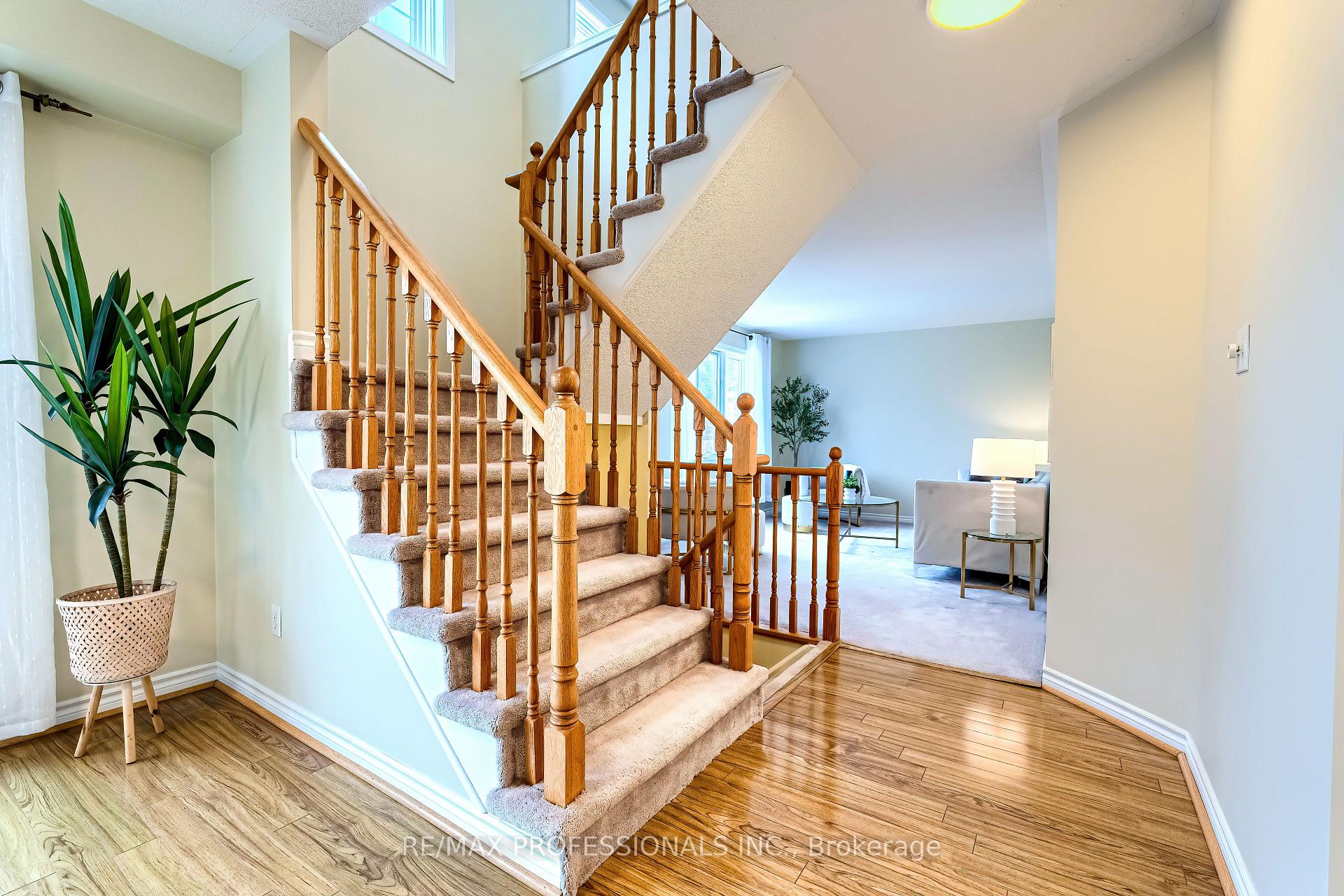 Photo 11 of Unit 17, 76 River Drive, Halton Hills, Georgetown — HOMEH