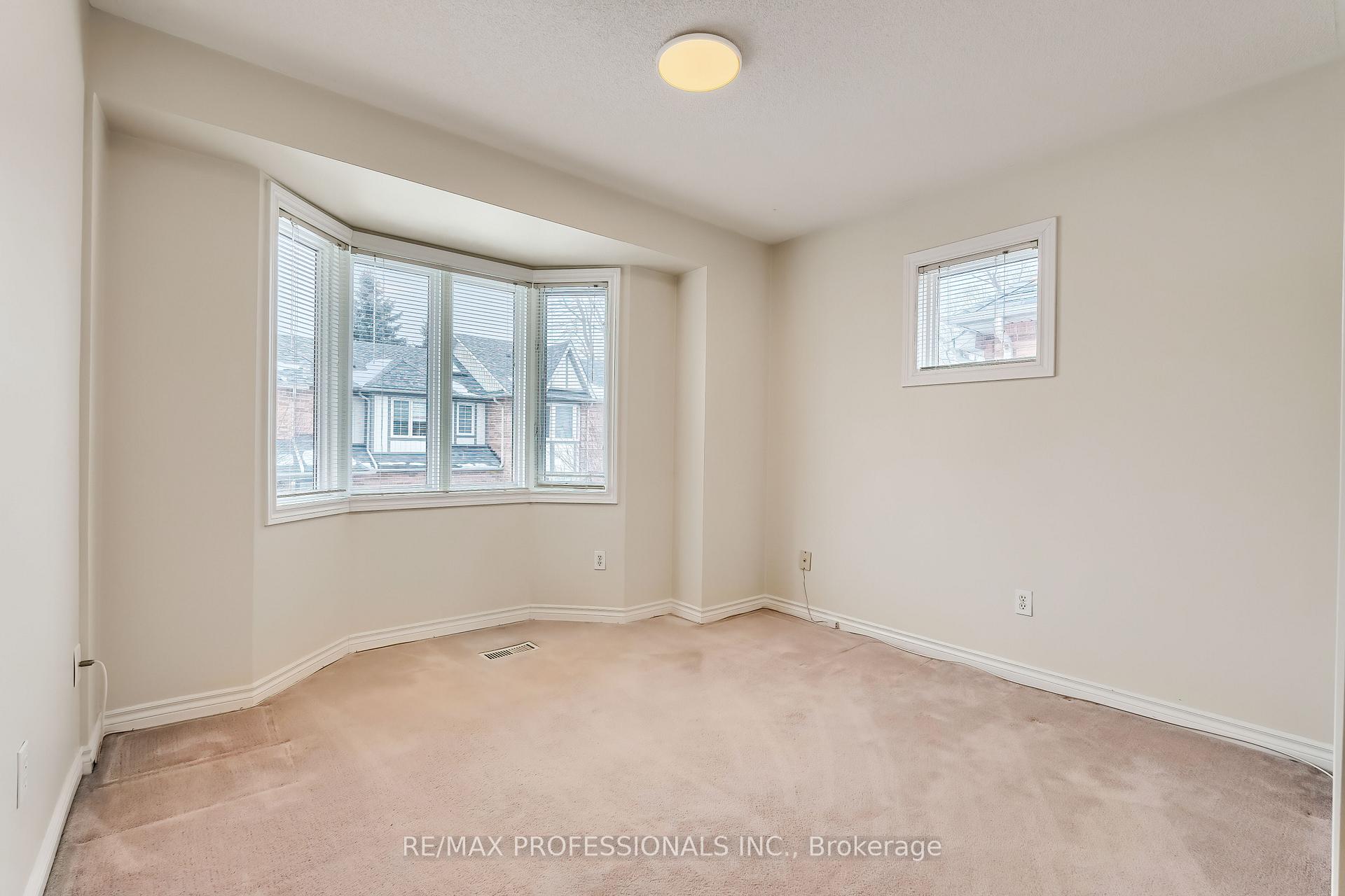 Photo 23 of Unit 17, 76 River Drive, Halton Hills, Georgetown — HOMEH