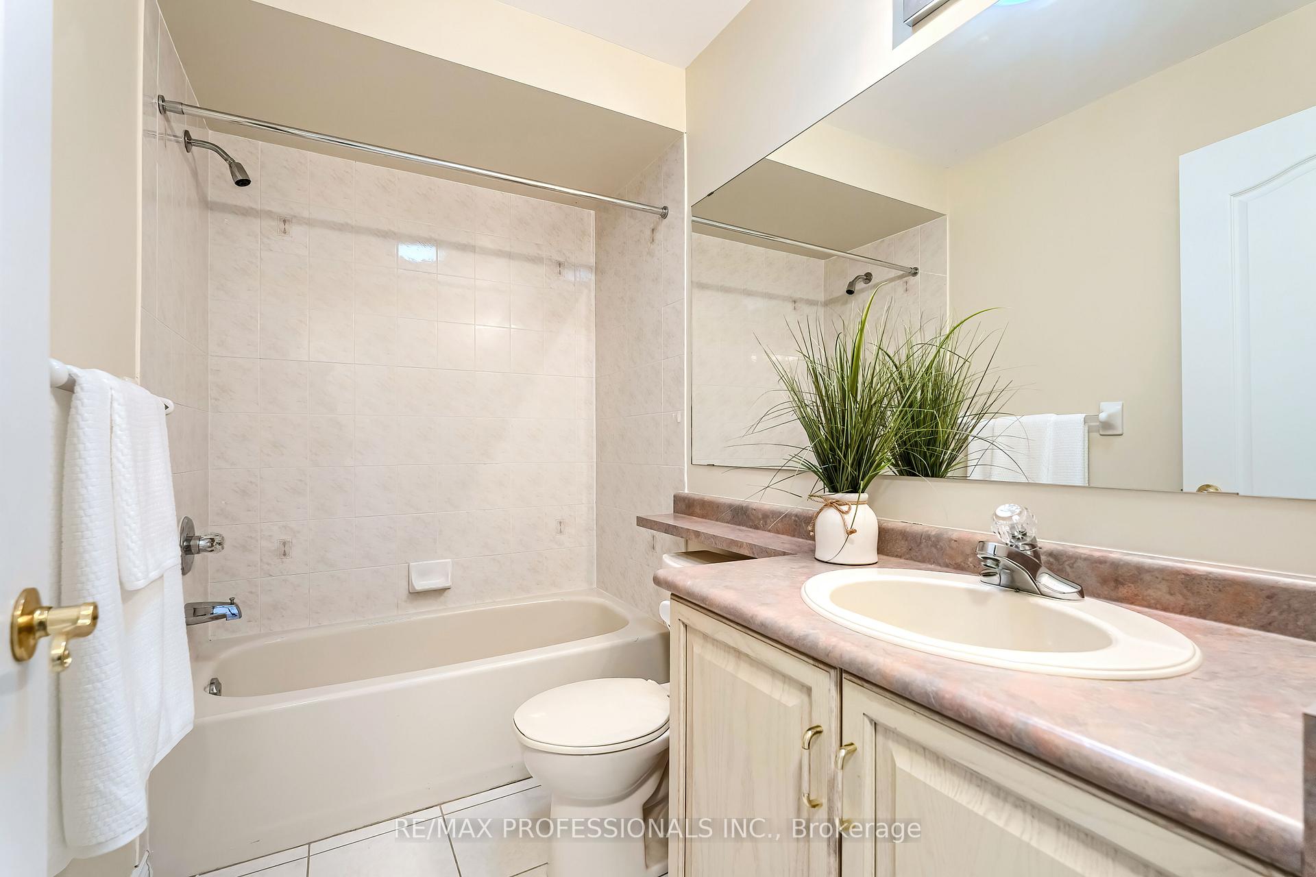 Photo 24 of Unit 17, 76 River Drive, Halton Hills, Georgetown — HOMEH