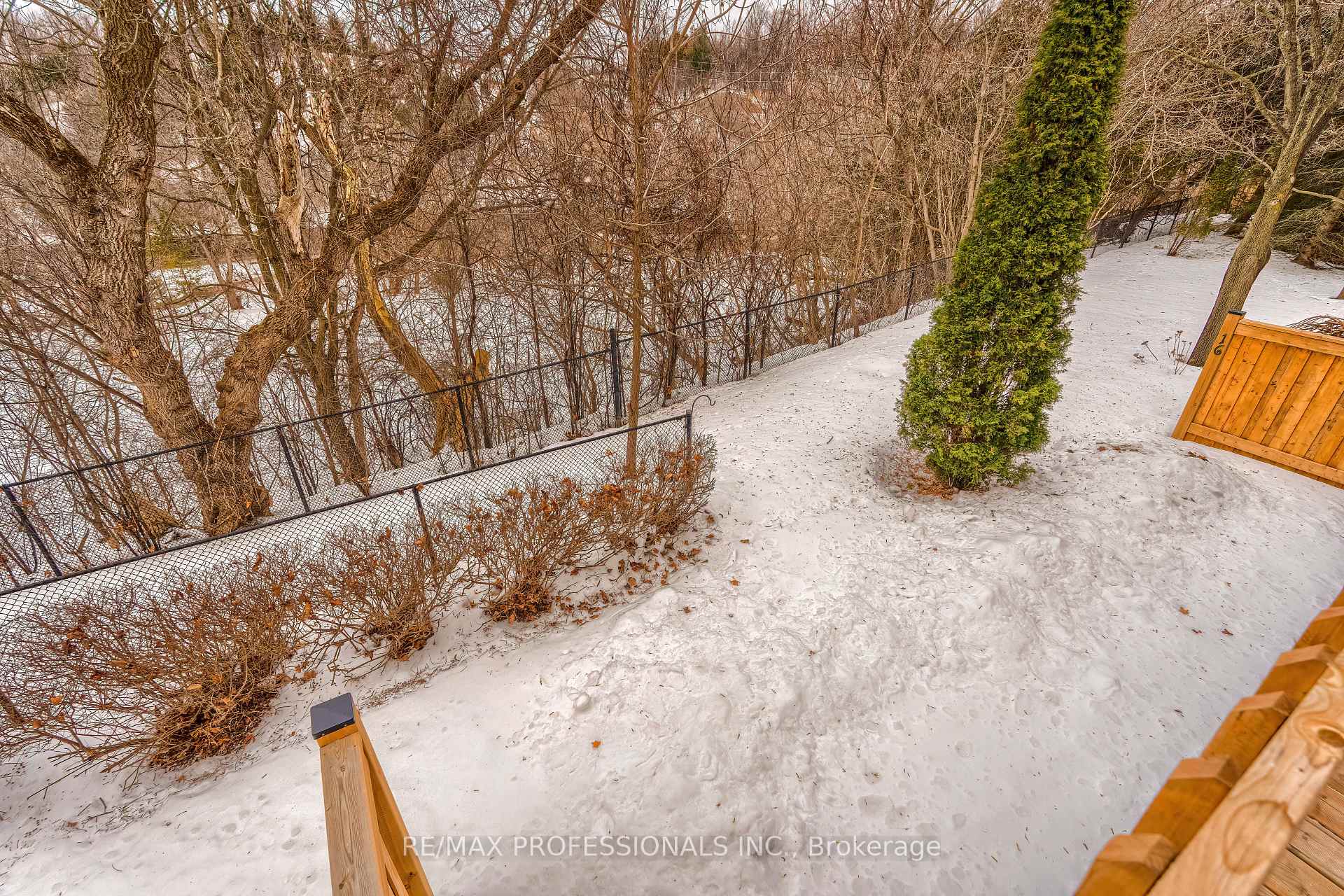 Photo 36 of Unit 17, 76 River Drive, Halton Hills, Georgetown — HOMEH