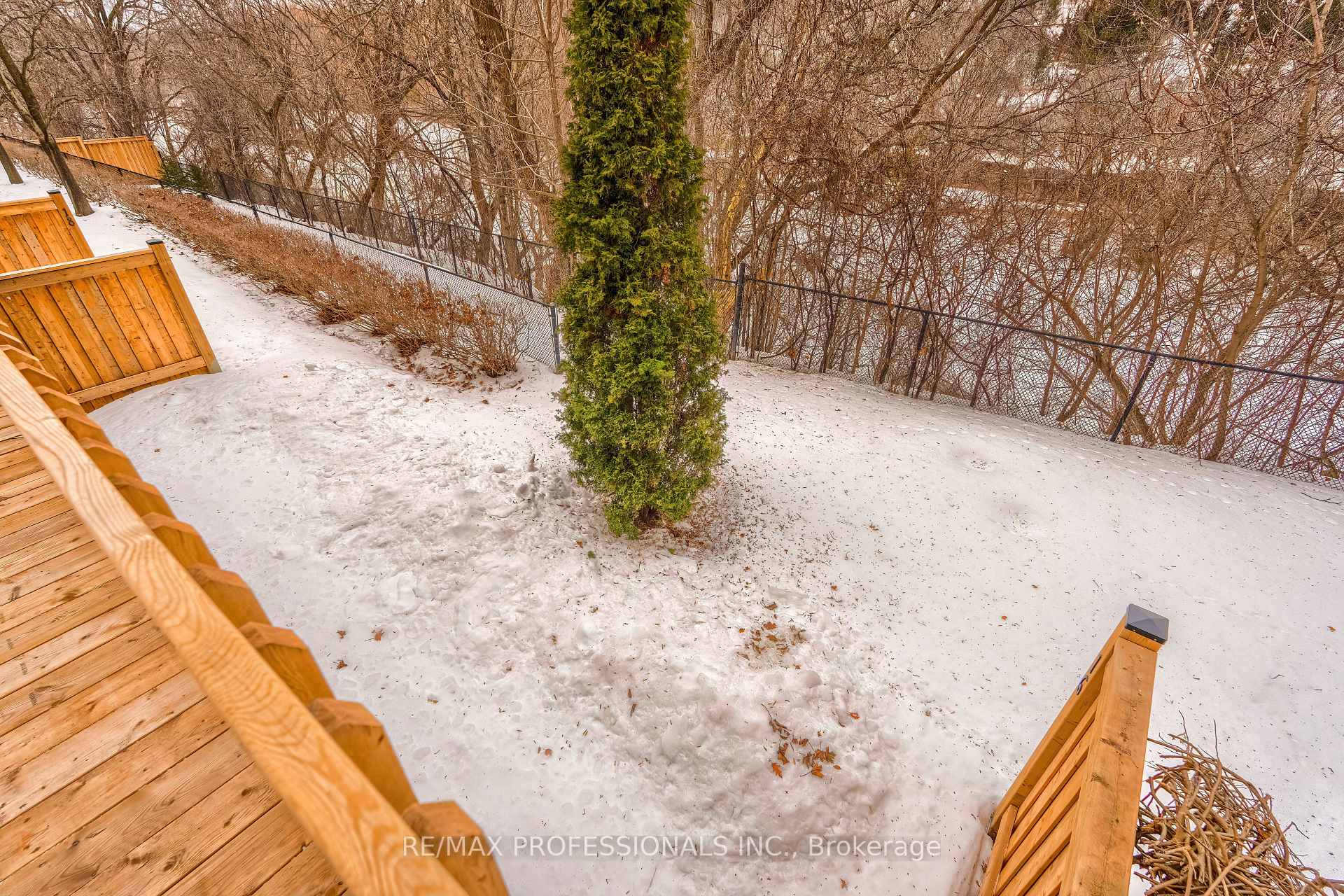 Photo 37 of Unit 17, 76 River Drive, Halton Hills, Georgetown — HOMEH