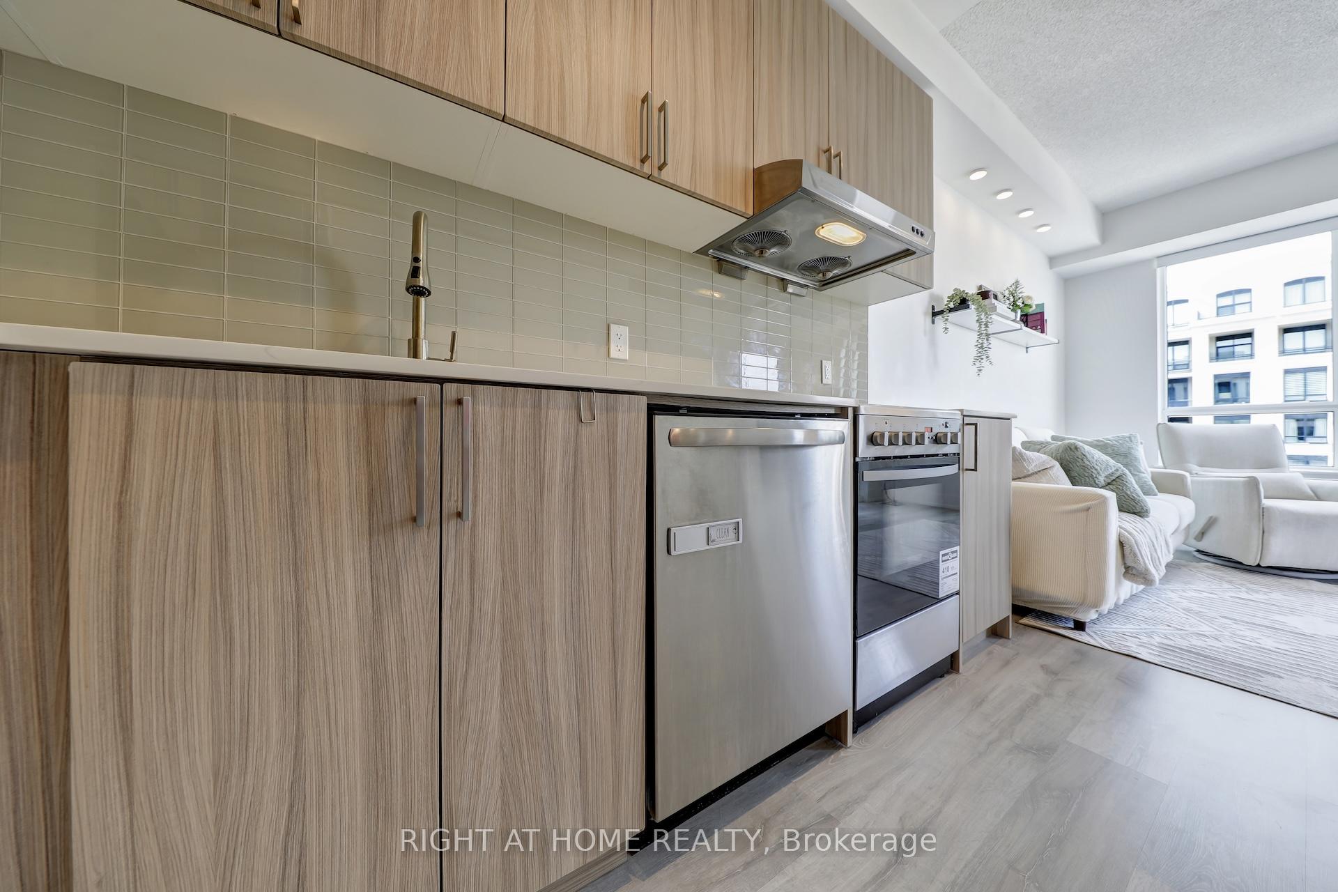 Photo 3 of Unit 602E, 278 Buchanan Drive, Markham, Unionville — HOMEH