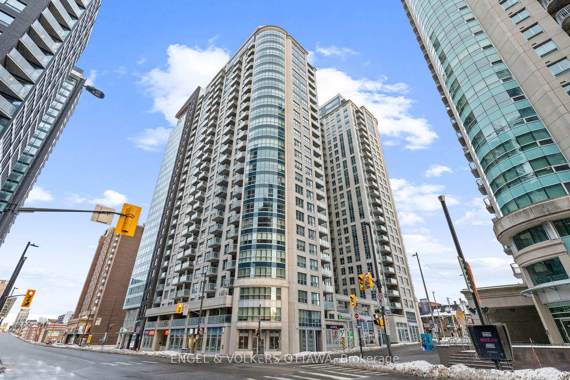 Front of Unit 801, 242 Rideau Street