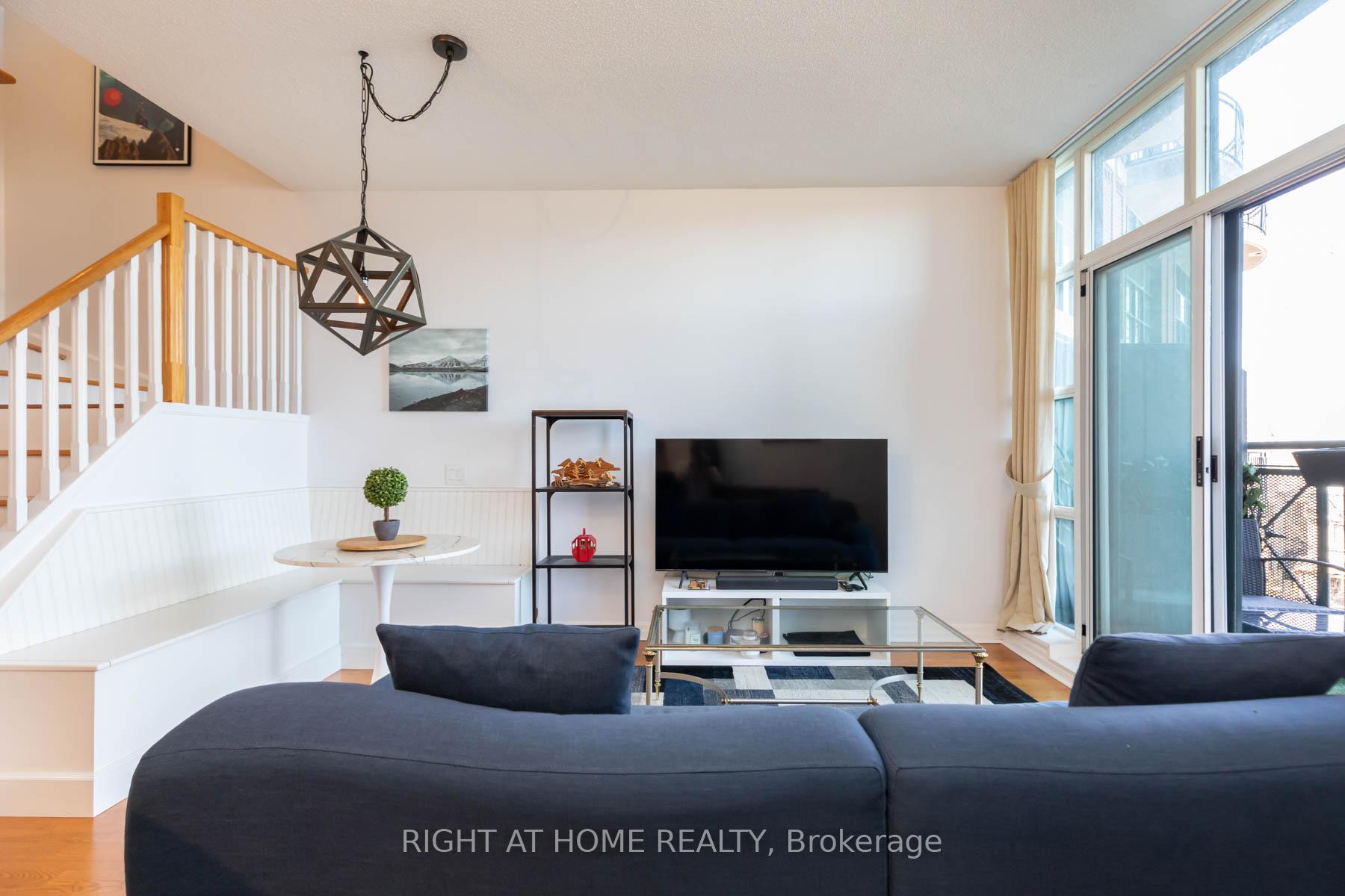 Photo 4 of Unit 421, 901 Queen Street W, Toronto, Trinity-Bellwoods — HOMEH