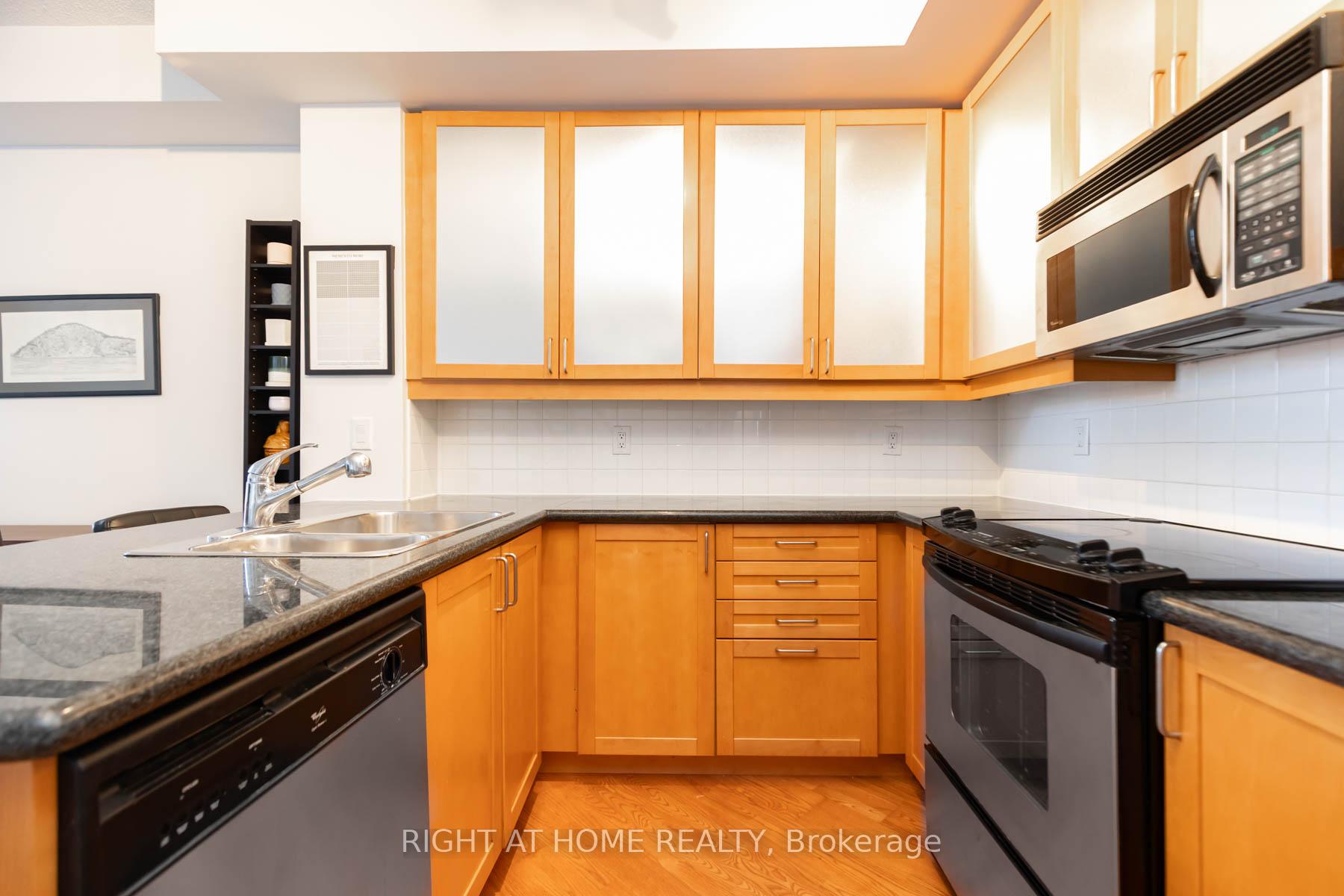 Photo 11 of Unit 421, 901 Queen Street W, Toronto, Trinity-Bellwoods — HOMEH