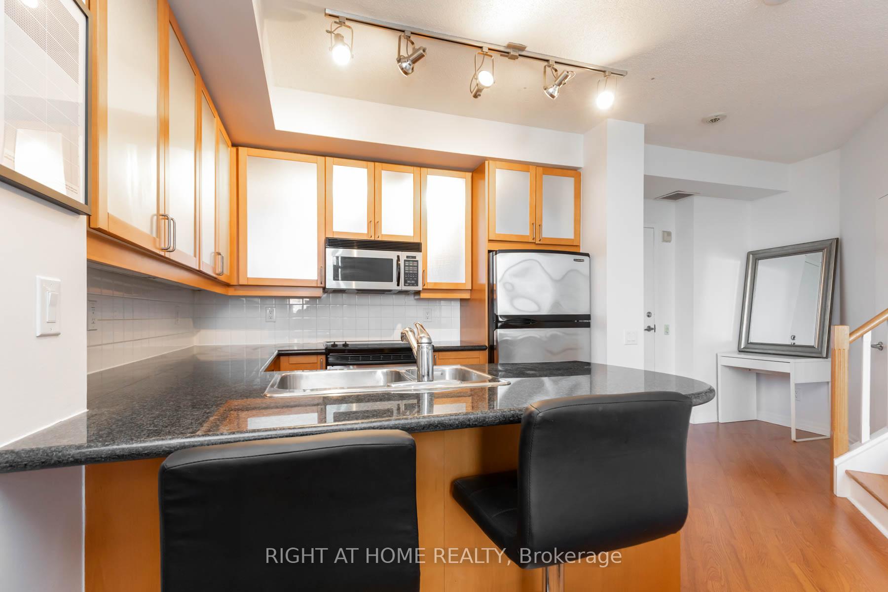 Photo 12 of Unit 421, 901 Queen Street W, Toronto, Trinity-Bellwoods — HOMEH