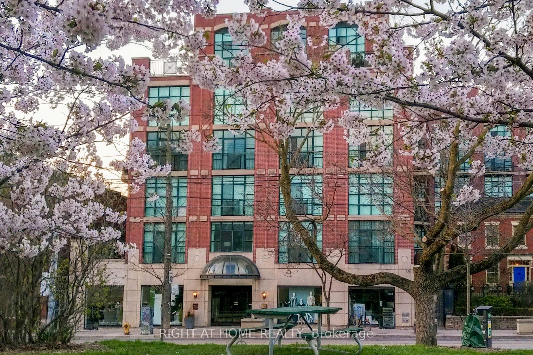 Photo 37 of Unit 421, 901 Queen Street W, Toronto, Trinity-Bellwoods — HOMEH