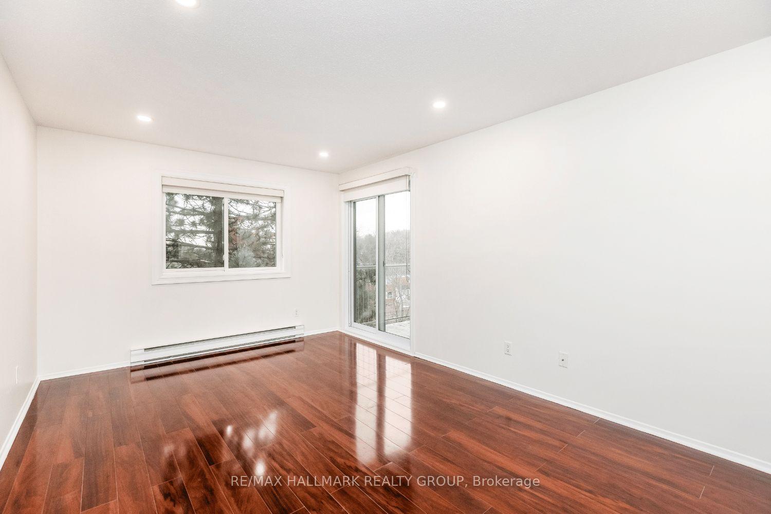 Photo 6 of Unit 305, 270 Brittany Drive, Ottawa, Viscount Alexander Park — HOMEH
