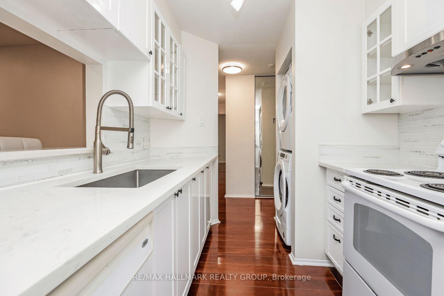 Photo 13 of Unit 305, 270 Brittany Drive, Ottawa, Viscount Alexander Park — HOMEH