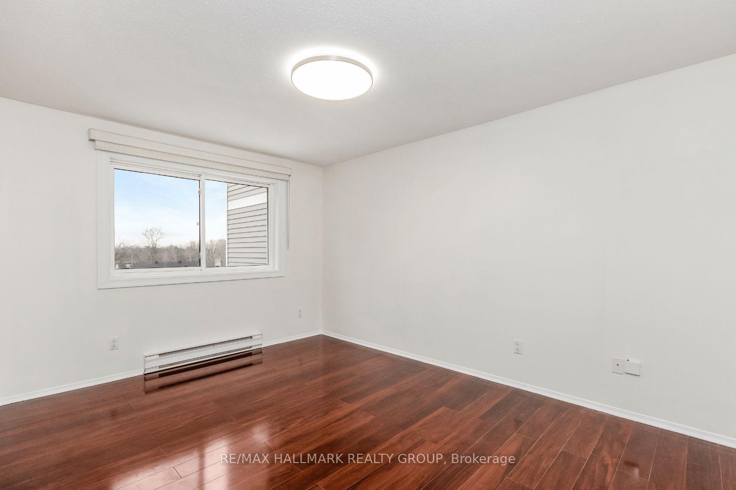 Photo 17 of Unit 305, 270 Brittany Drive, Ottawa, Viscount Alexander Park — HOMEH