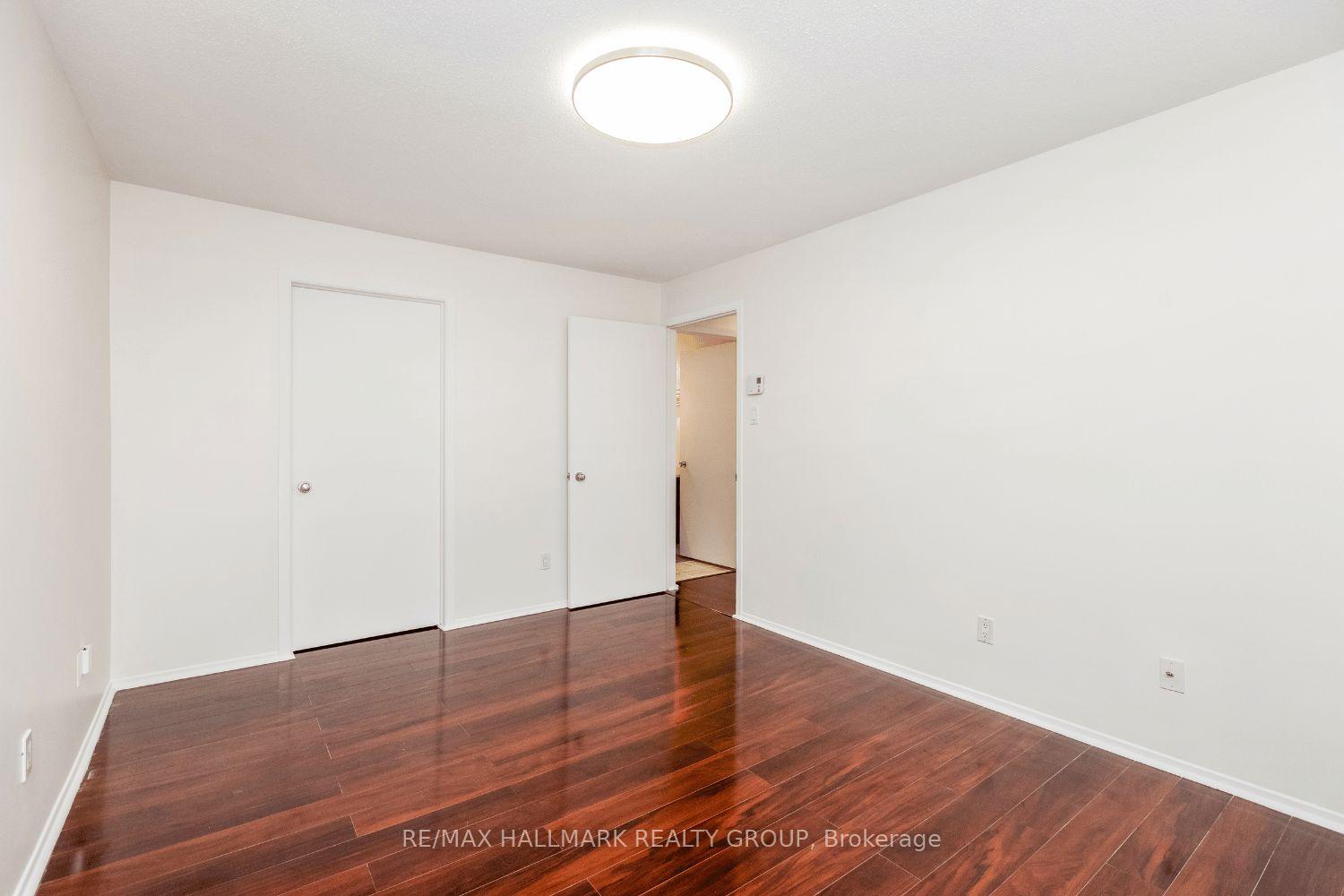 Photo 19 of Unit 305, 270 Brittany Drive, Ottawa, Viscount Alexander Park — HOMEH