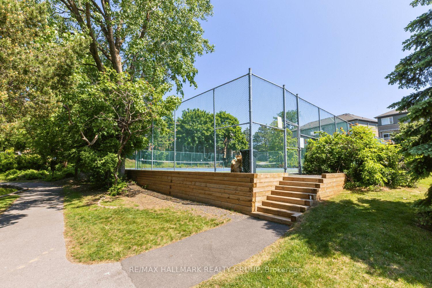 Photo 32 of Unit 305, 270 Brittany Drive, Ottawa, Viscount Alexander Park — HOMEH