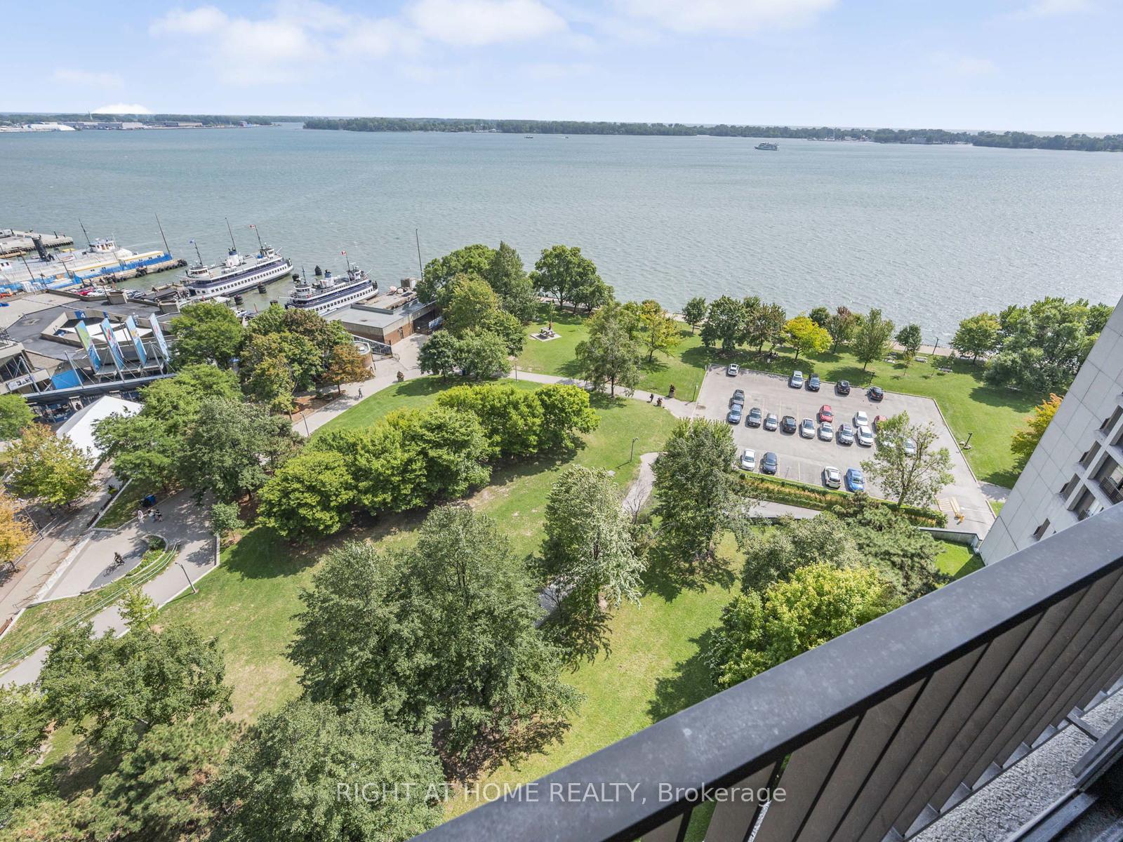 Photo 2 of Unit 1624, 33 Harbour Square, Toronto, Waterfront Communities — HOMEH