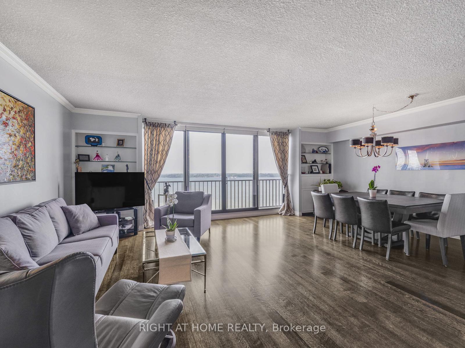 Photo 3 of Unit 1624, 33 Harbour Square, Toronto, Waterfront Communities — HOMEH