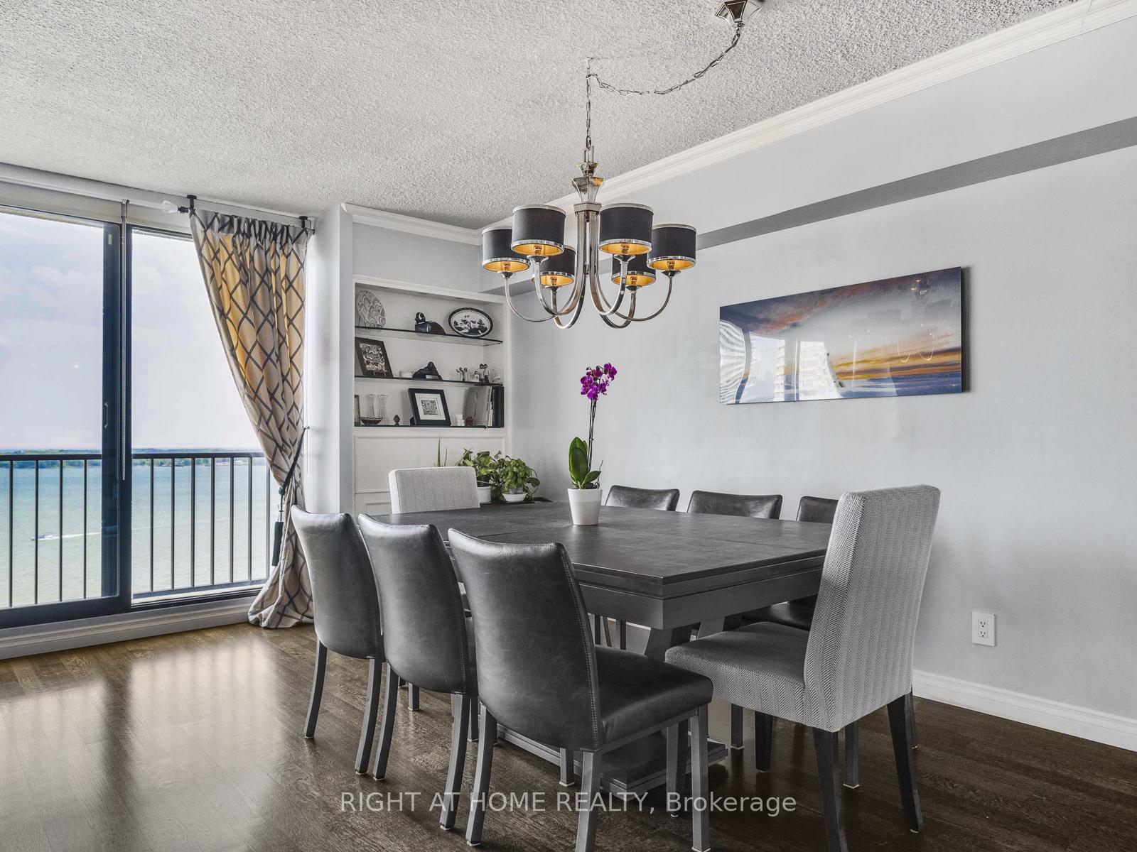 Photo 6 of Unit 1624, 33 Harbour Square, Toronto, Waterfront Communities — HOMEH