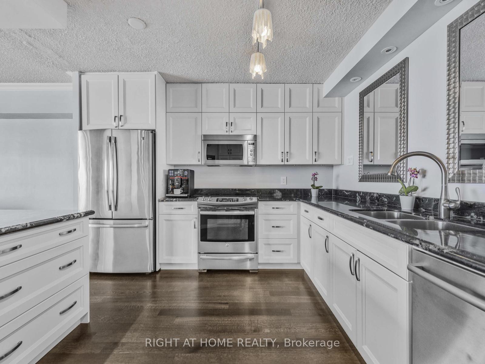 Photo 8 of Unit 1624, 33 Harbour Square, Toronto, Waterfront Communities — HOMEH