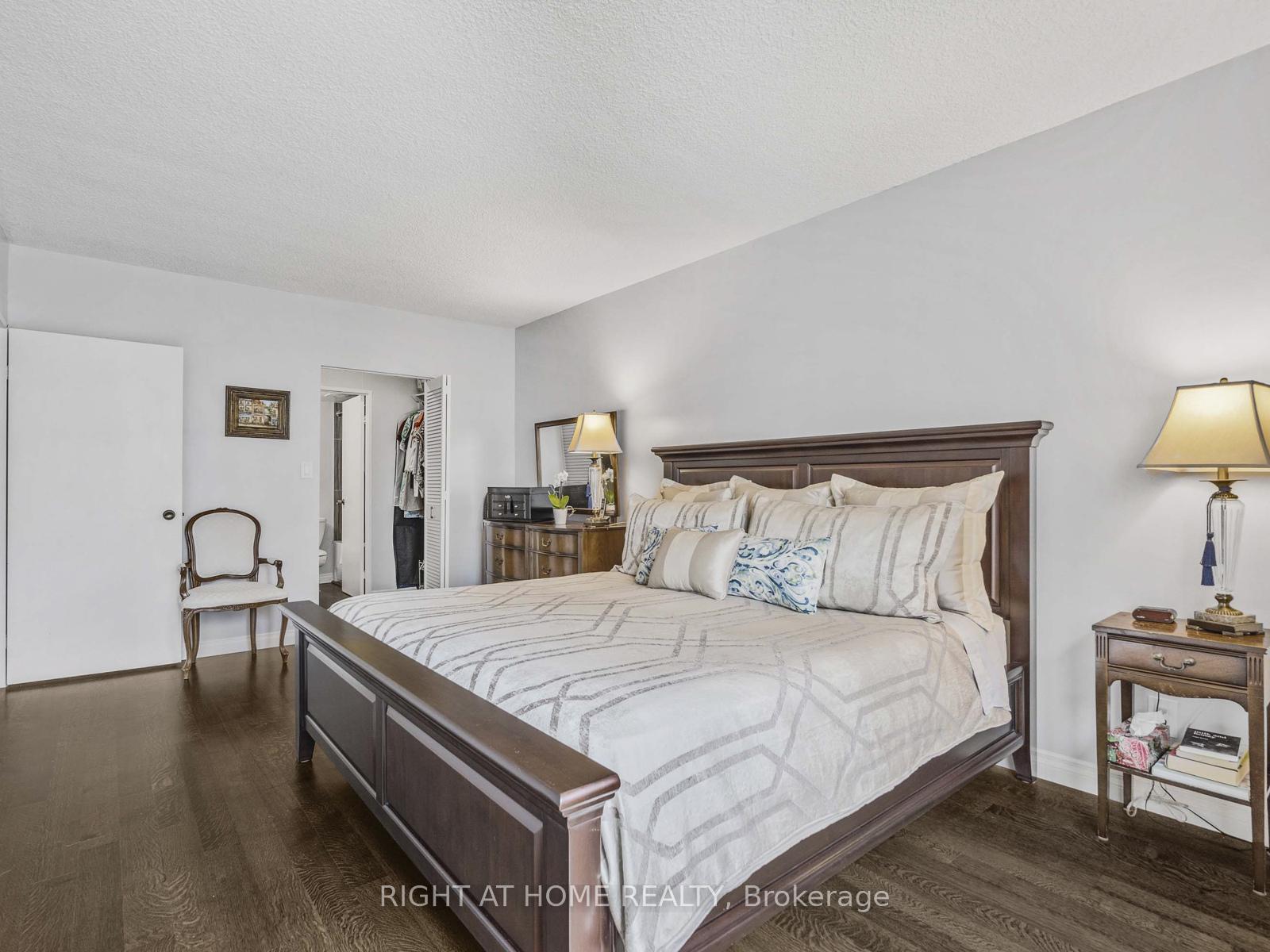 Photo 17 of Unit 1624, 33 Harbour Square, Toronto, Waterfront Communities — HOMEH