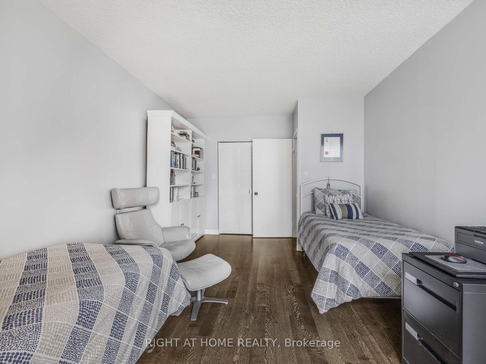 Photo 22 of Unit 1624, 33 Harbour Square, Toronto, Waterfront Communities — HOMEH