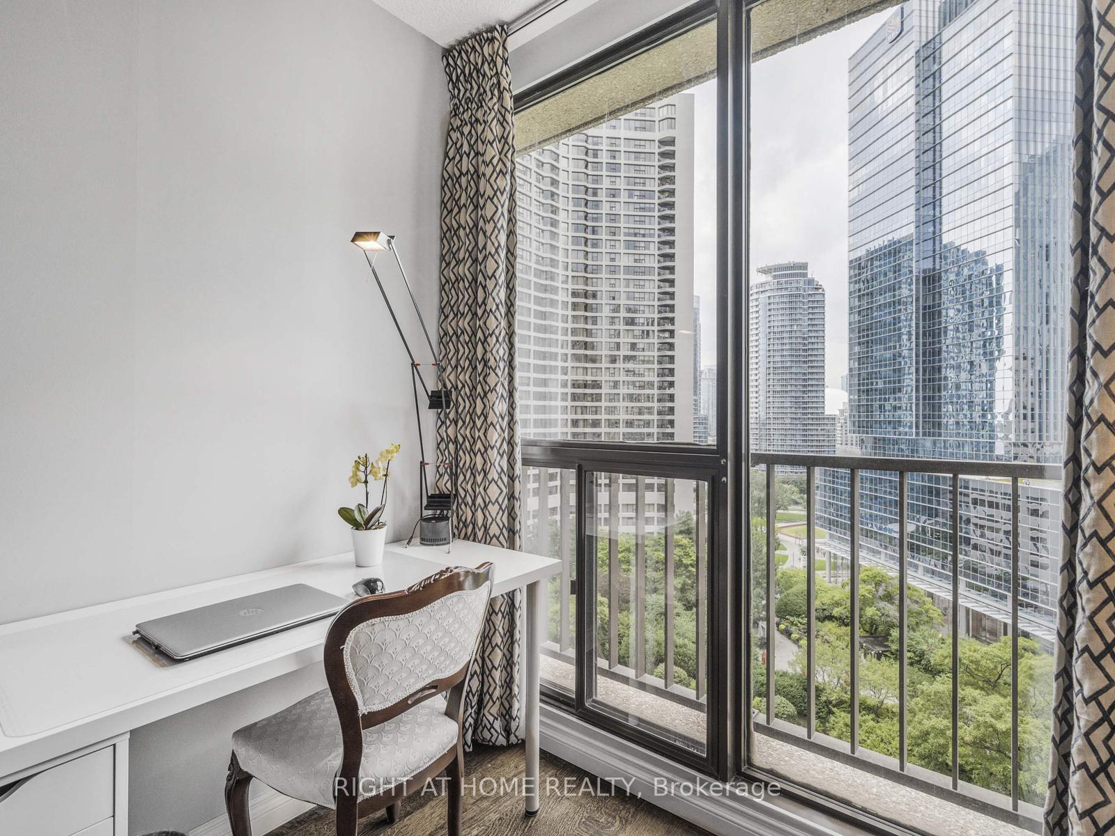 Photo 24 of Unit 1624, 33 Harbour Square, Toronto, Waterfront Communities — HOMEH