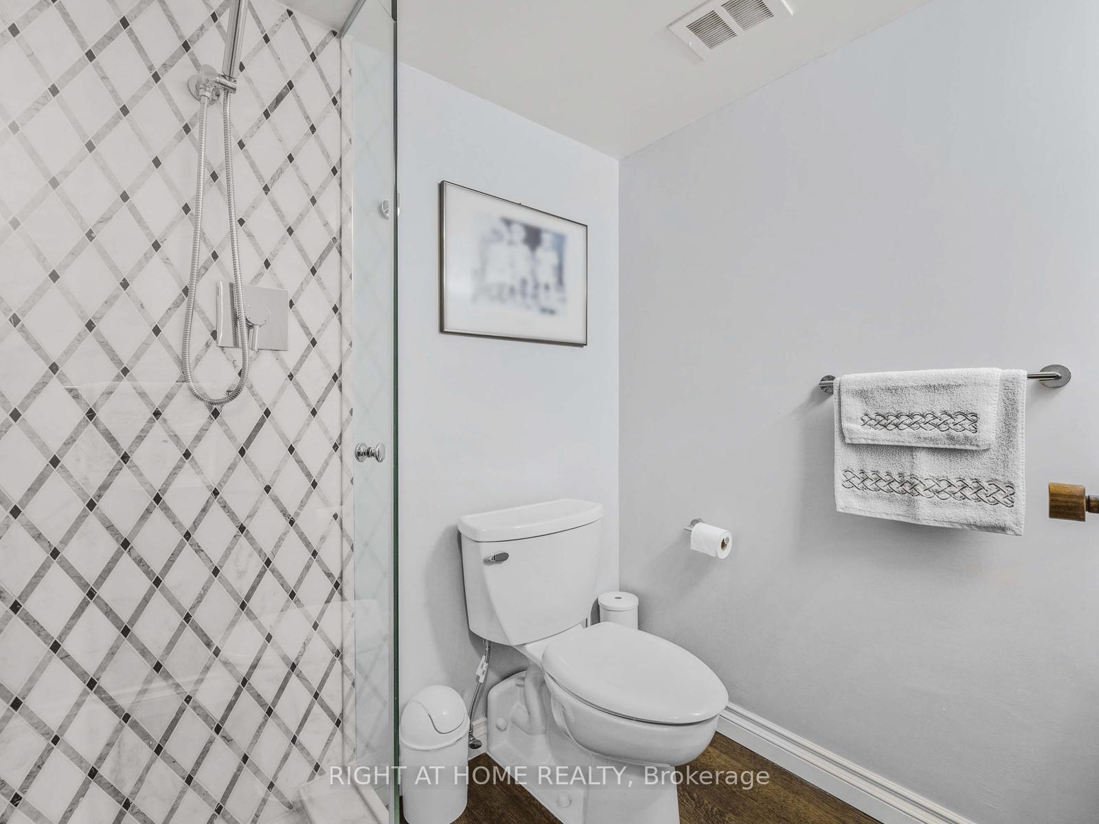 Photo 26 of Unit 1624, 33 Harbour Square, Toronto, Waterfront Communities — HOMEH