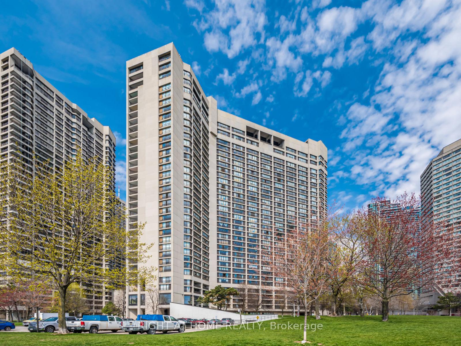Photo 32 of Unit 1624, 33 Harbour Square, Toronto, Waterfront Communities — HOMEH